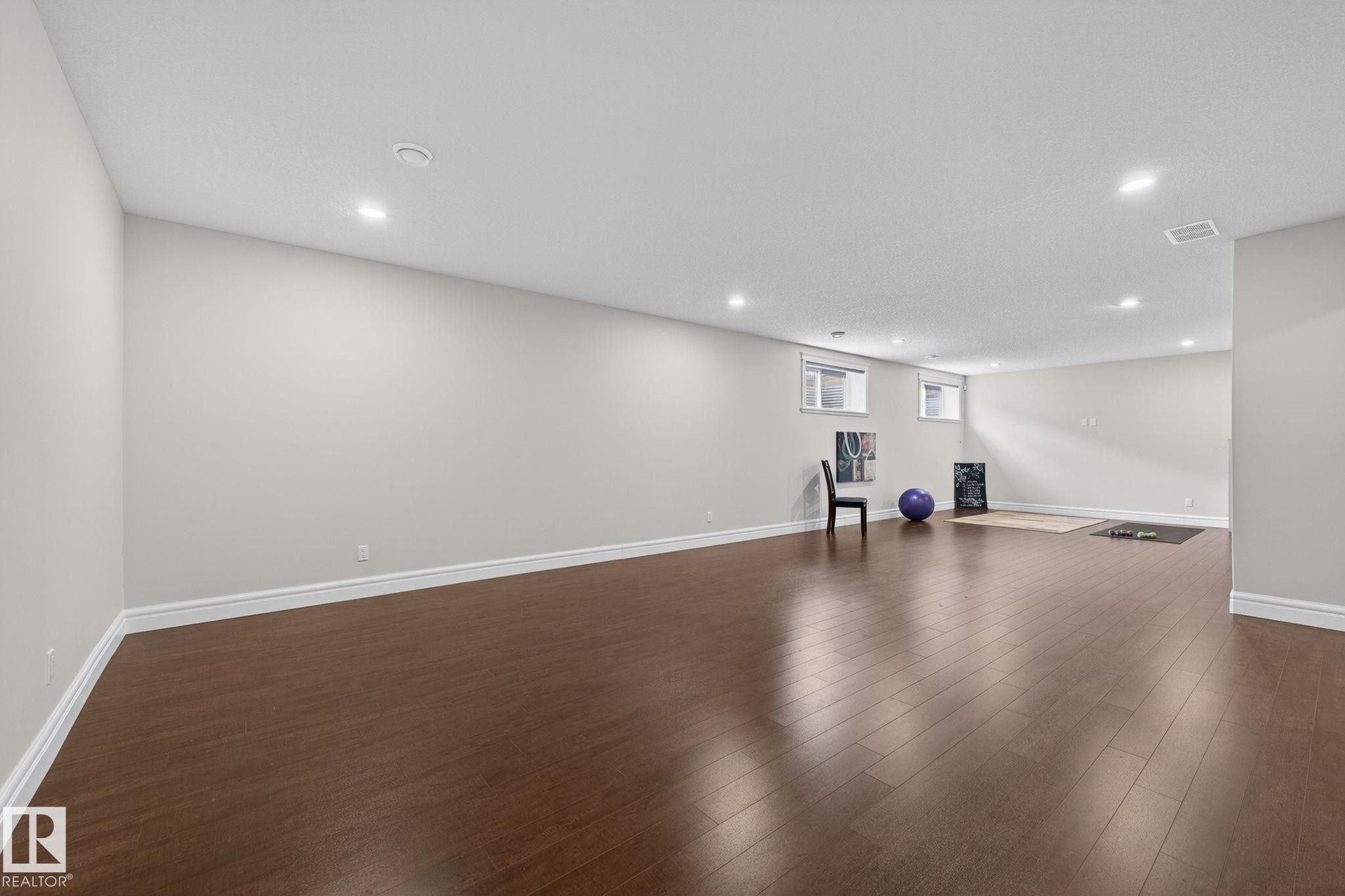 1607 Adamson Close, Edmonton, AB