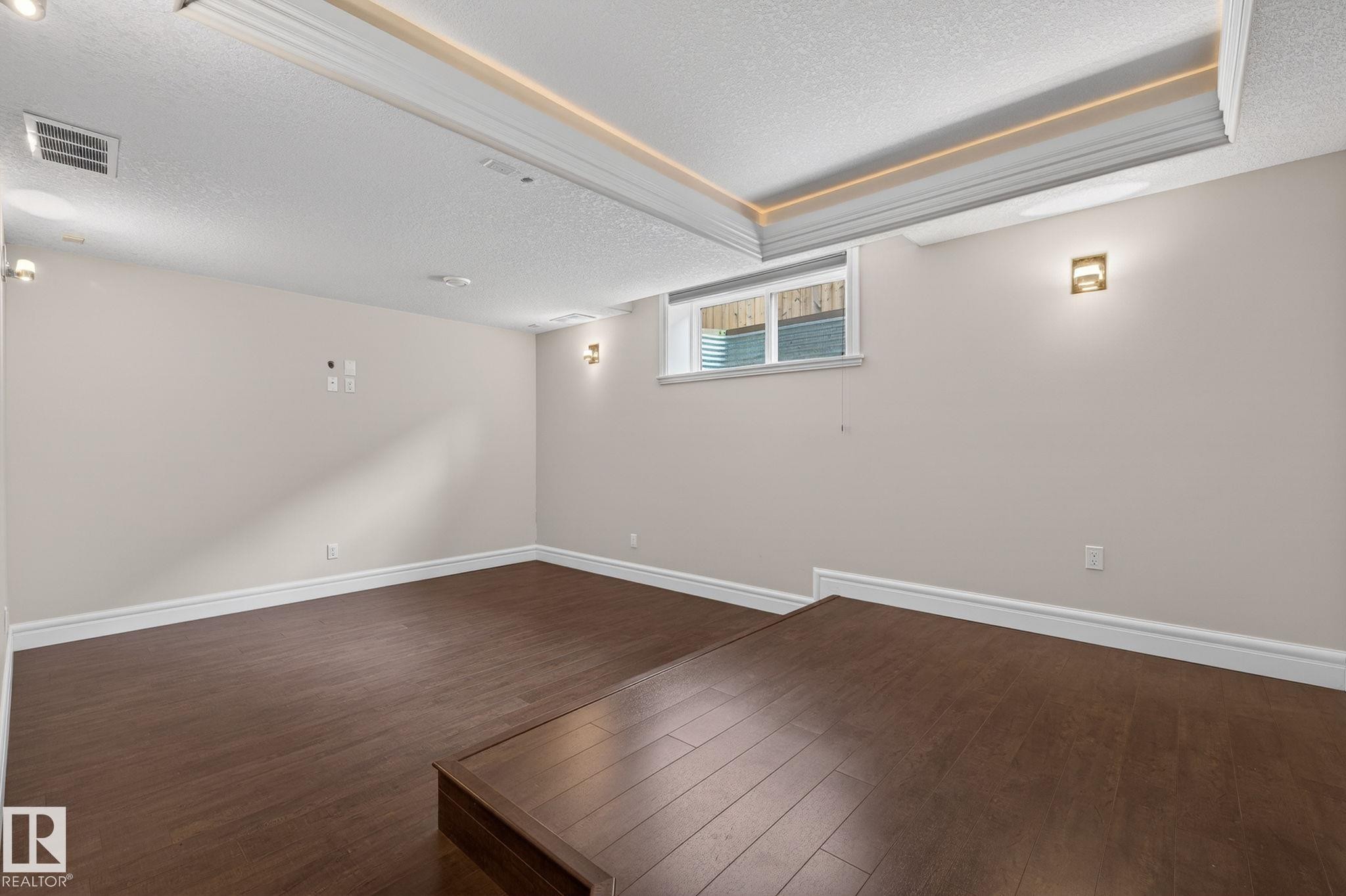 1607 Adamson Close, Edmonton, AB