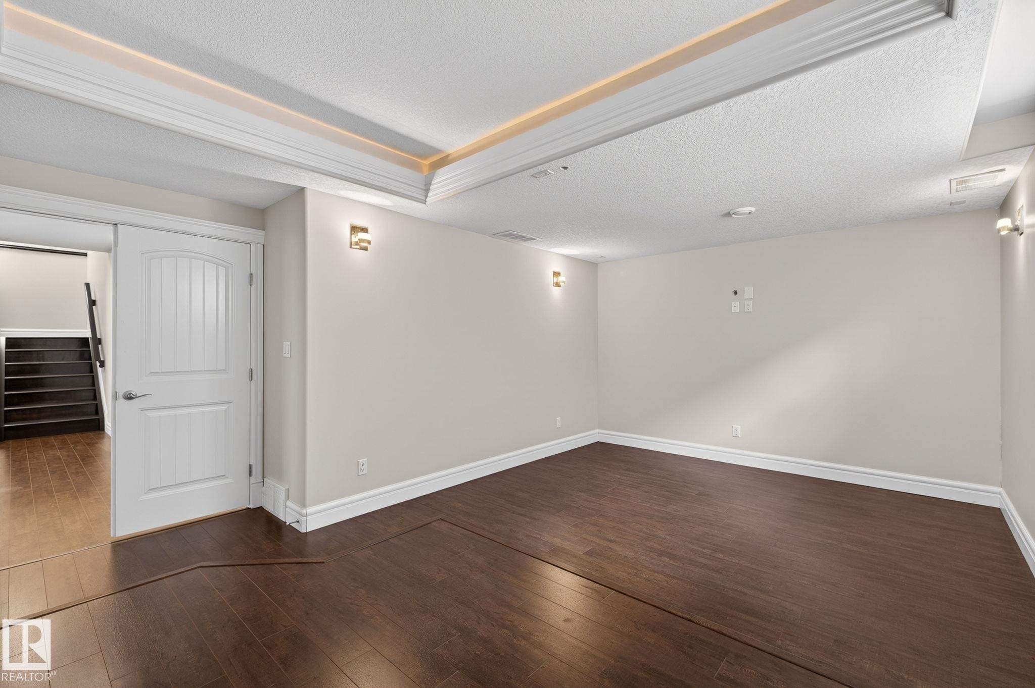 1607 Adamson Close, Edmonton, AB