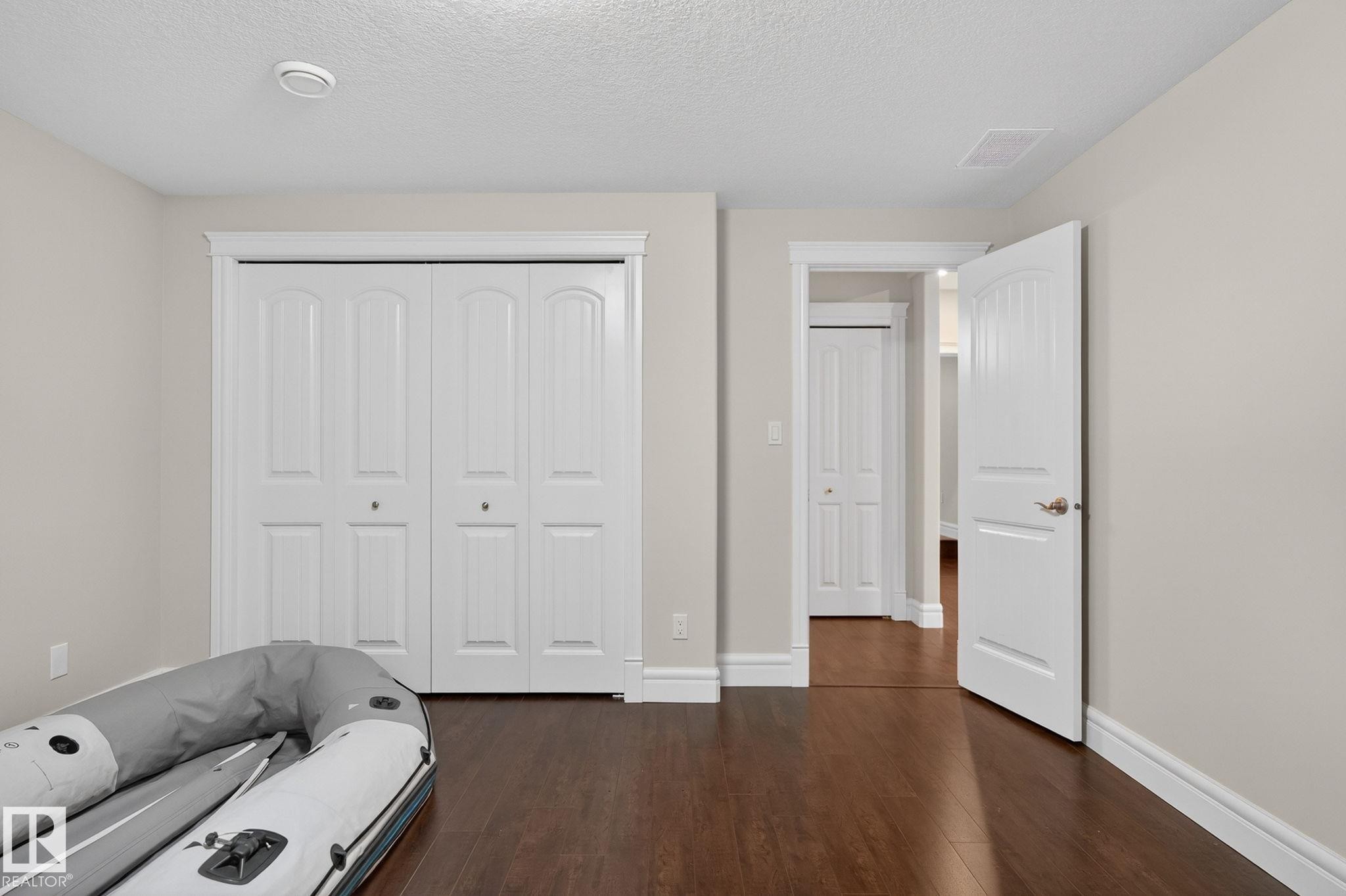 1607 Adamson Close, Edmonton, AB