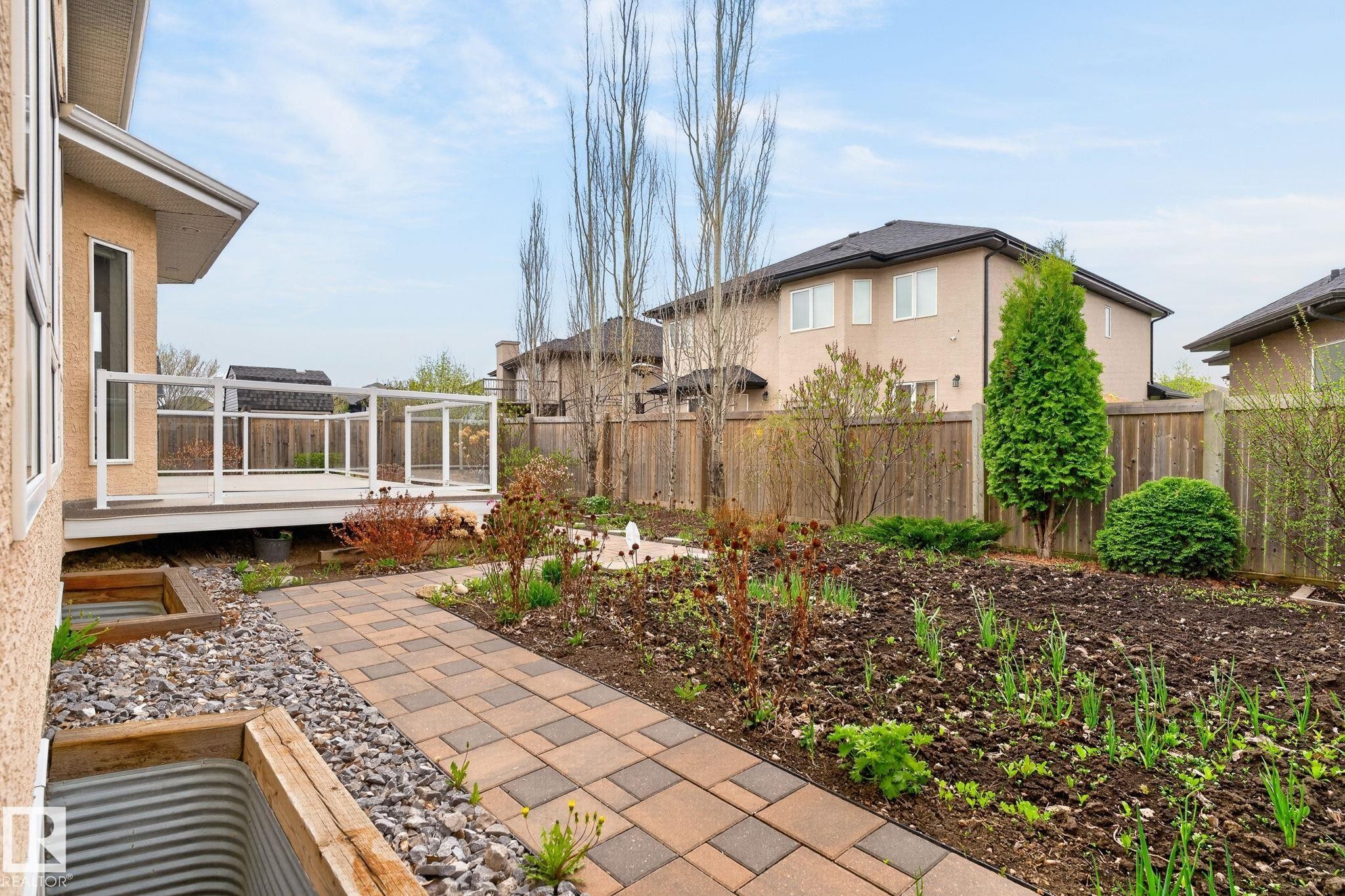 1607 Adamson Close, Edmonton, AB
