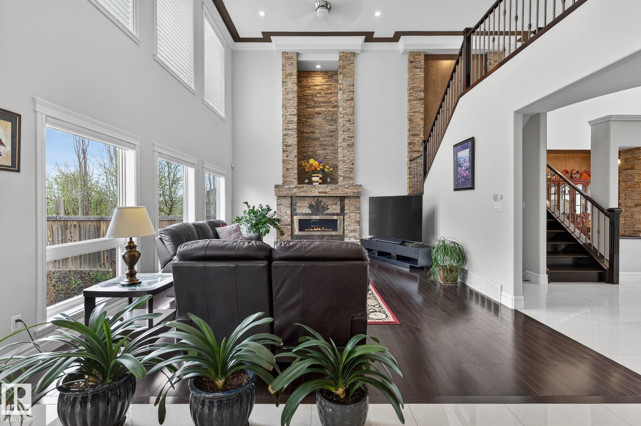 1607 Adamson Close, Edmonton, AB