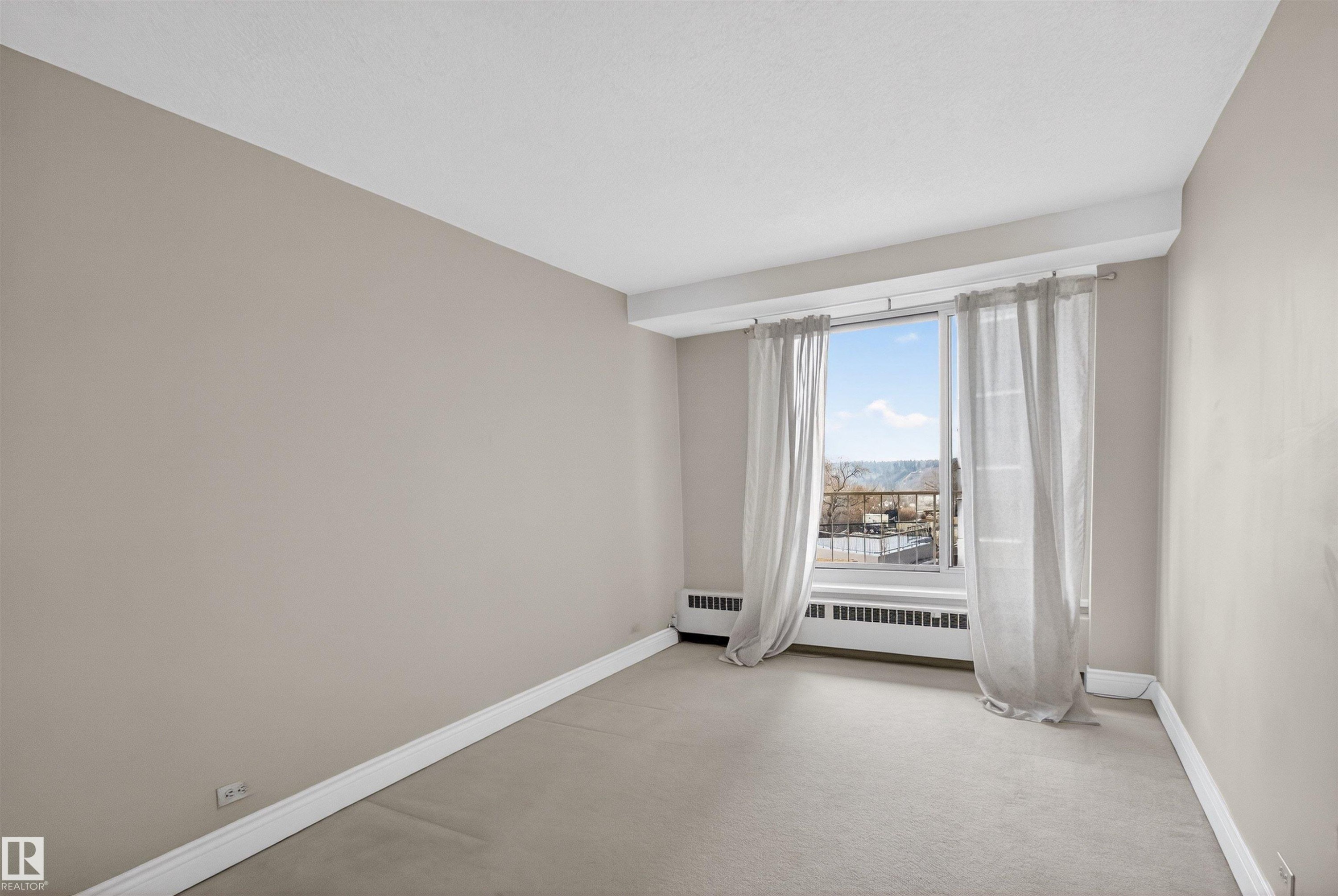304 12207 Jasper Avenue, Edmonton, AB - Indoor Photo Showing Other Room