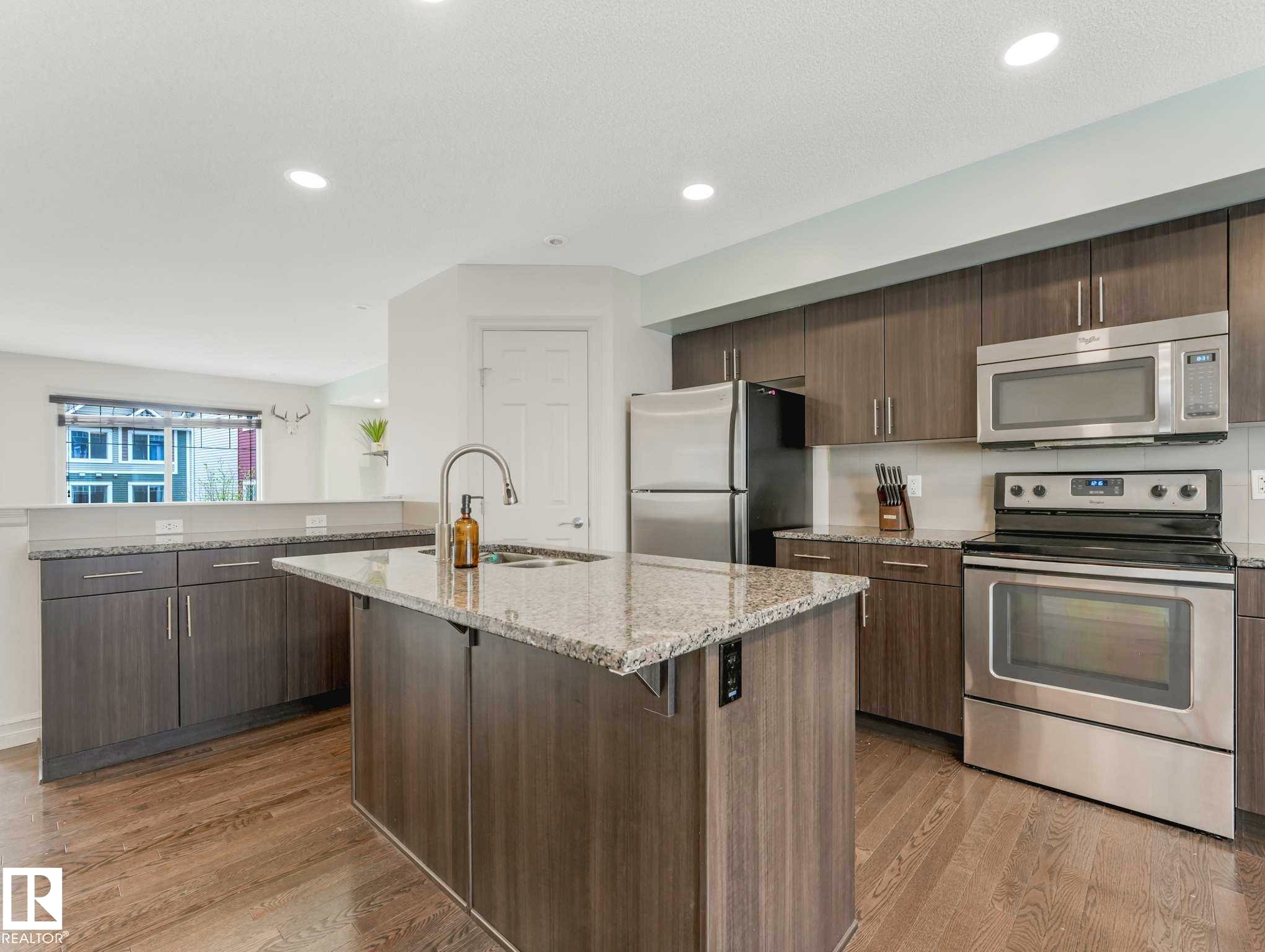 66 5317 3 Avenue, Edmonton, AB - Indoor Photo Showing Kitchen With Stainless Steel Kitchen With Upgraded Kitchen