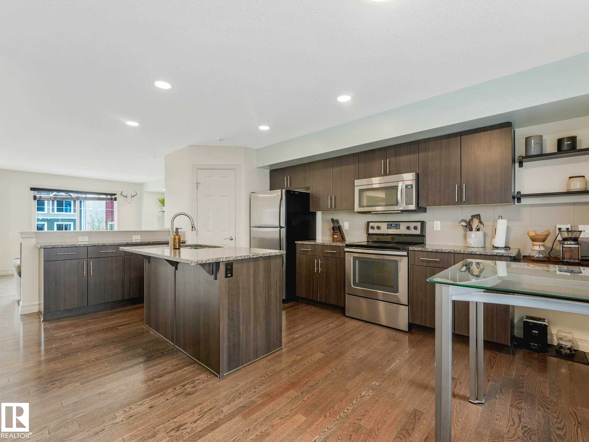 66 5317 3 Avenue, Edmonton, AB - Indoor Photo Showing Kitchen With Stainless Steel Kitchen With Upgraded Kitchen