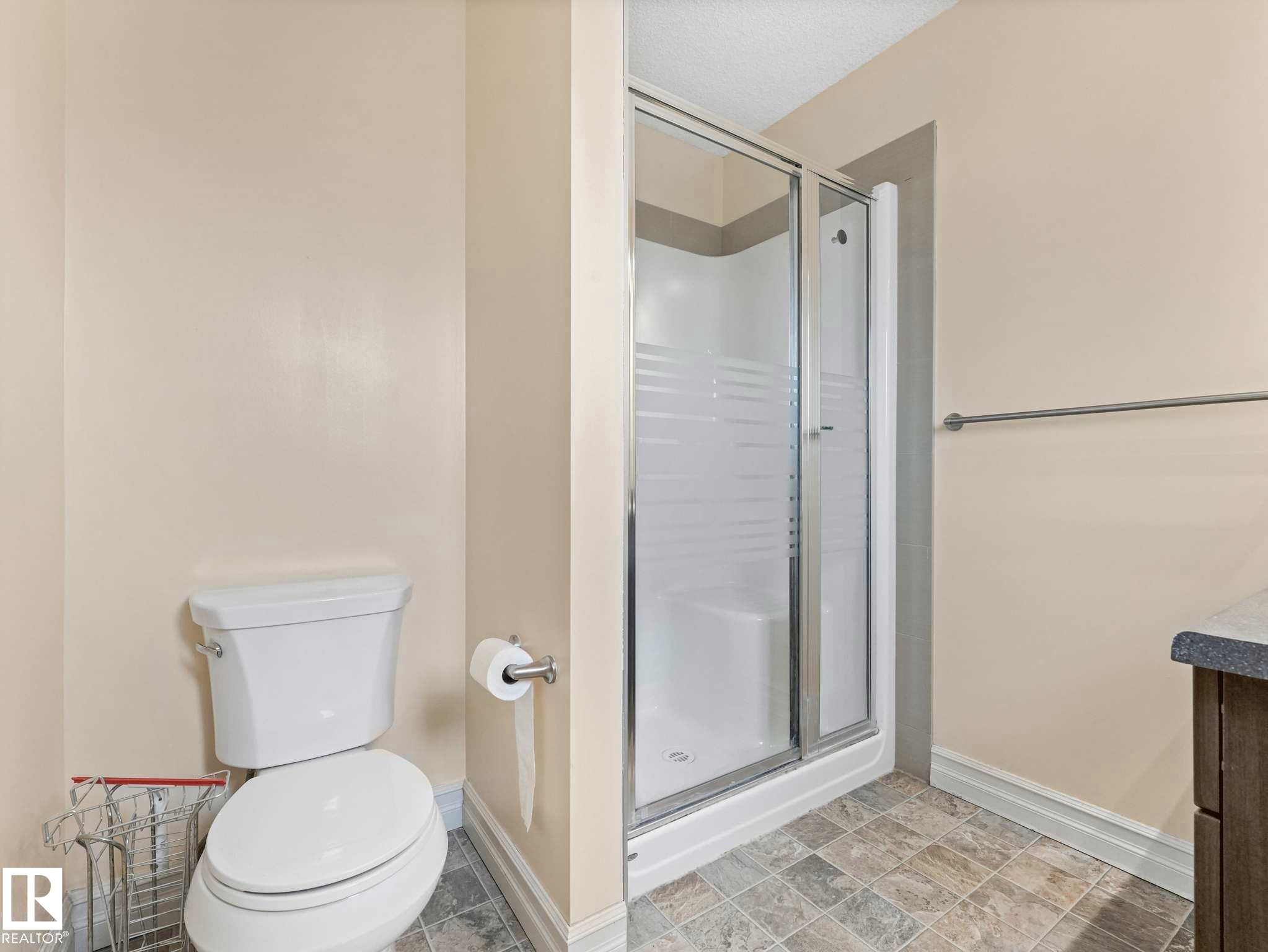 66 5317 3 Avenue, Edmonton, AB - Indoor Photo Showing Bathroom
