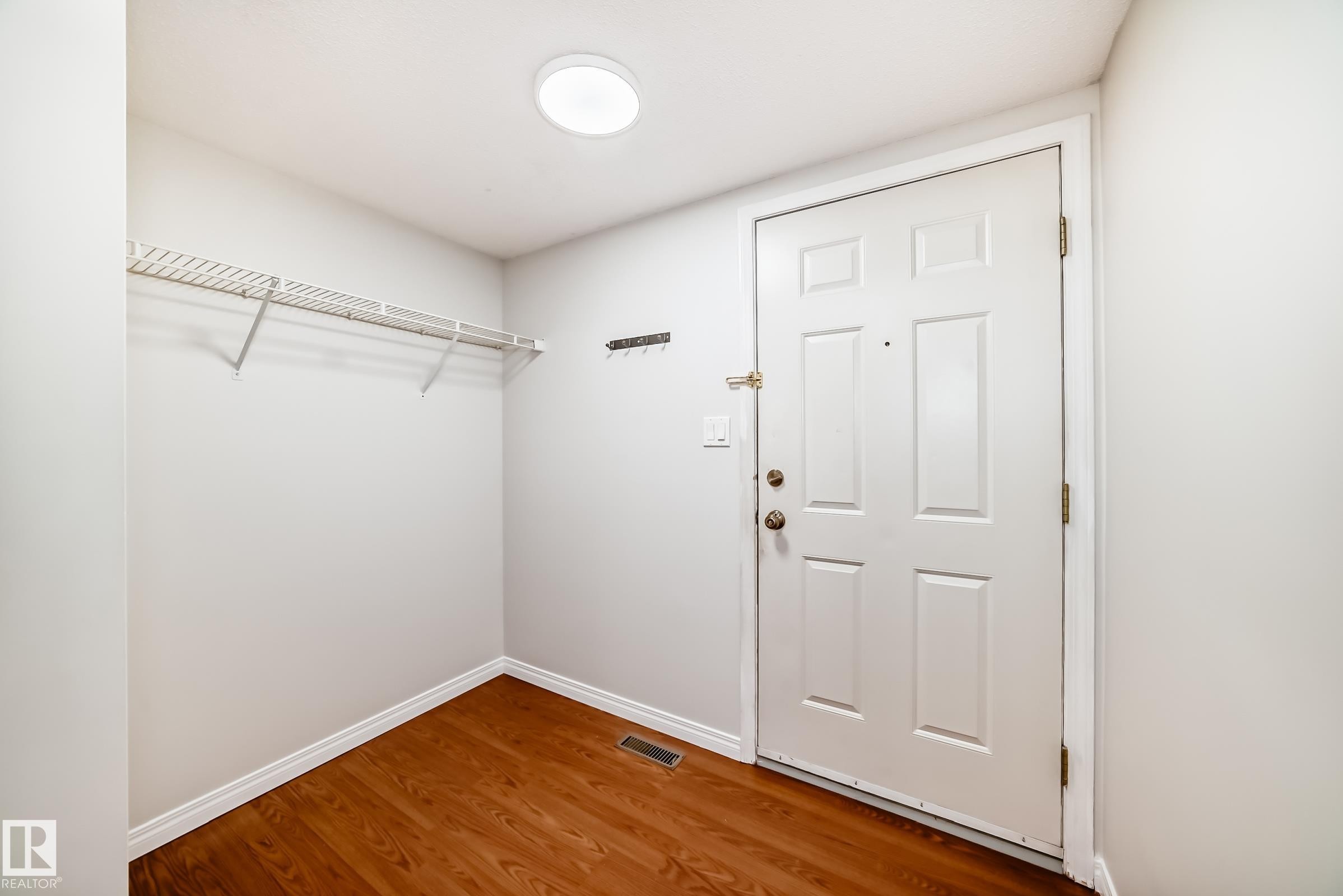 #28 603 Youville Dr E Nw, Edmonton, AB - Indoor