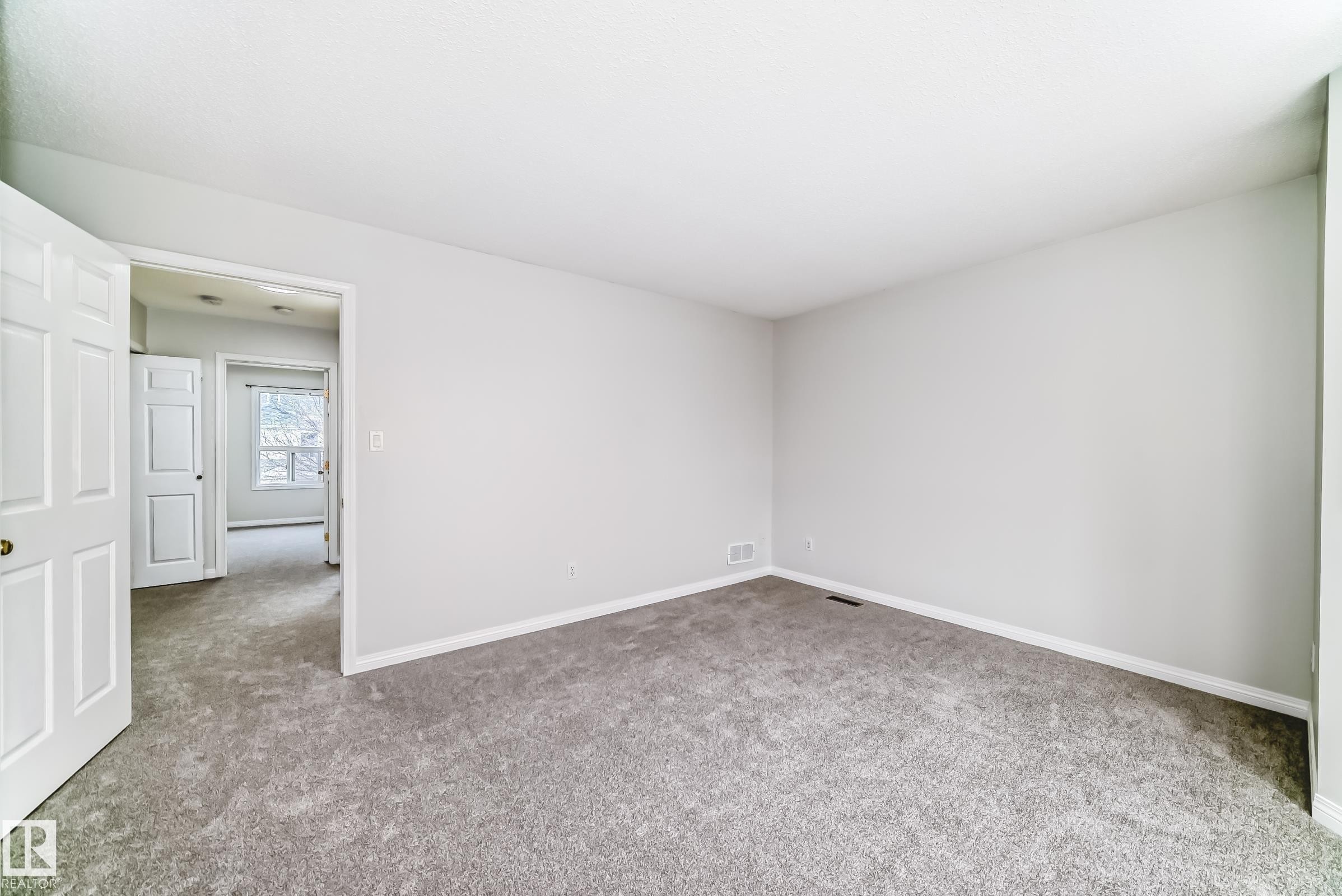 #28 603 Youville Dr E Nw, Edmonton, AB - Indoor Photo Showing Other Room