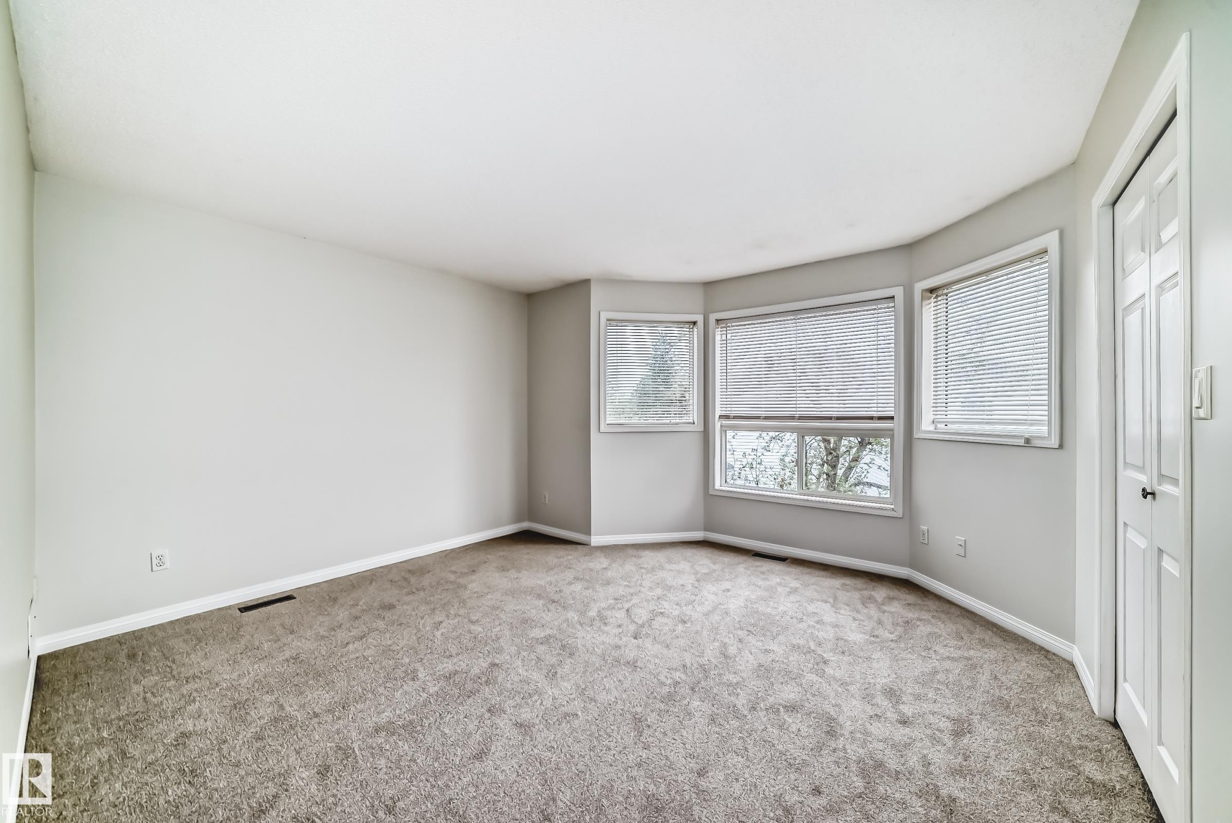 #28 603 Youville Dr E Nw, Edmonton, AB - Indoor Photo Showing Other Room