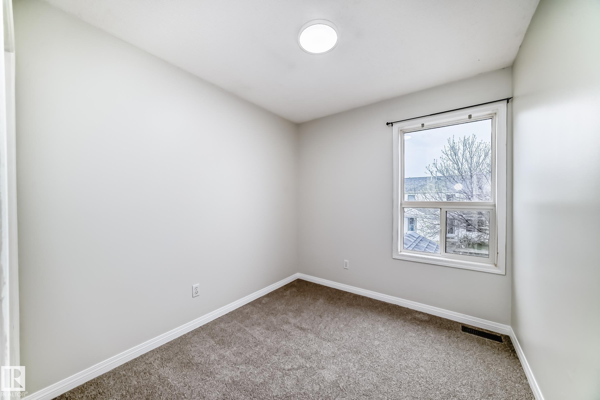 #28 603 Youville Dr E Nw, Edmonton, AB - Indoor Photo Showing Other Room