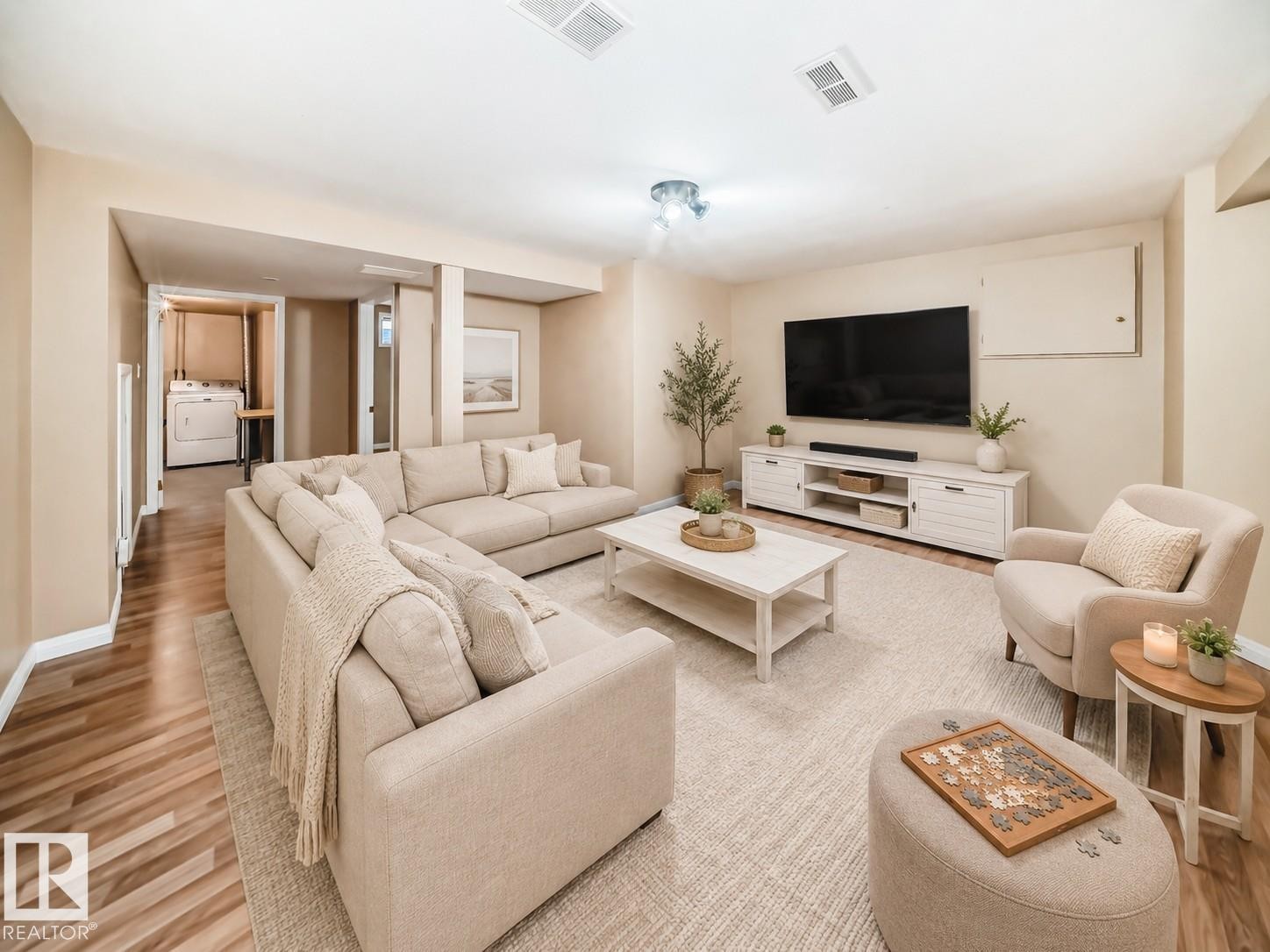 #28 603 Youville Dr E Nw, Edmonton, AB - Indoor Photo Showing Living Room