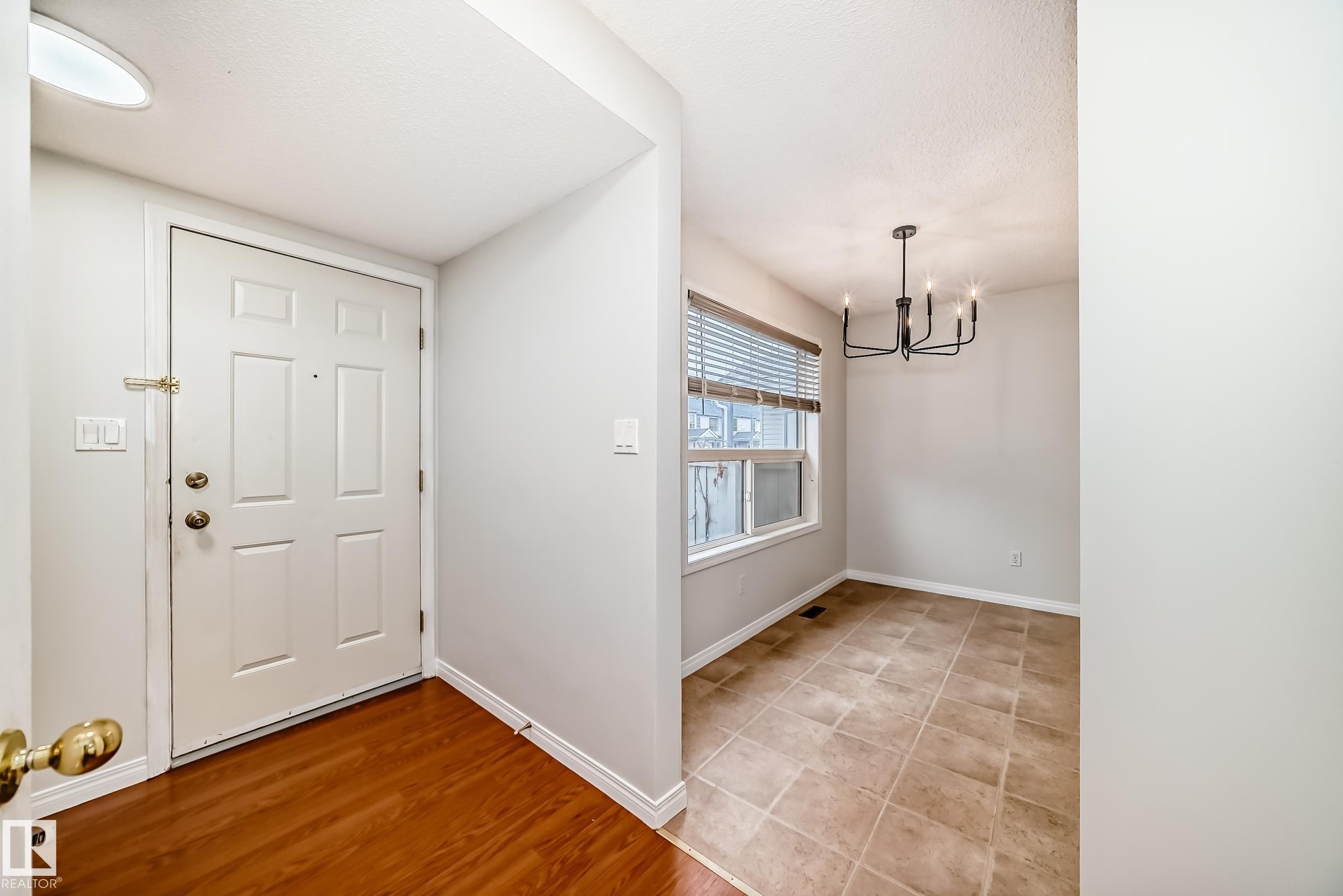 #28 603 Youville Dr E Nw, Edmonton, AB - Indoor Photo Showing Other Room