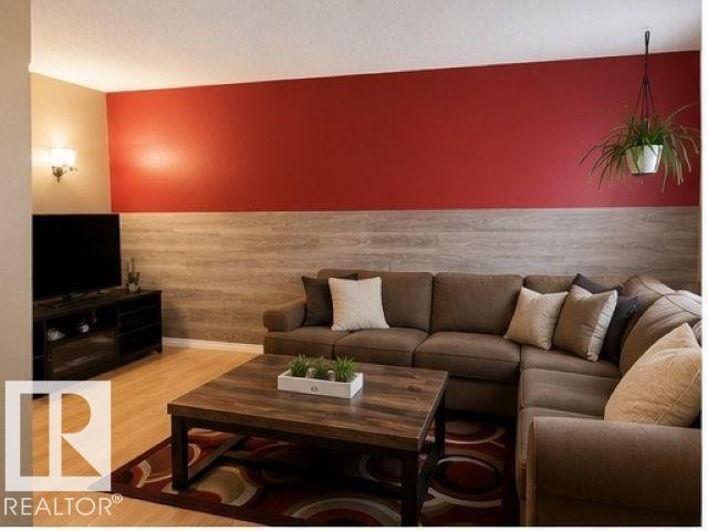 A 32 Swallow Crescent, St. Albert, AB - Indoor Photo Showing Living Room
