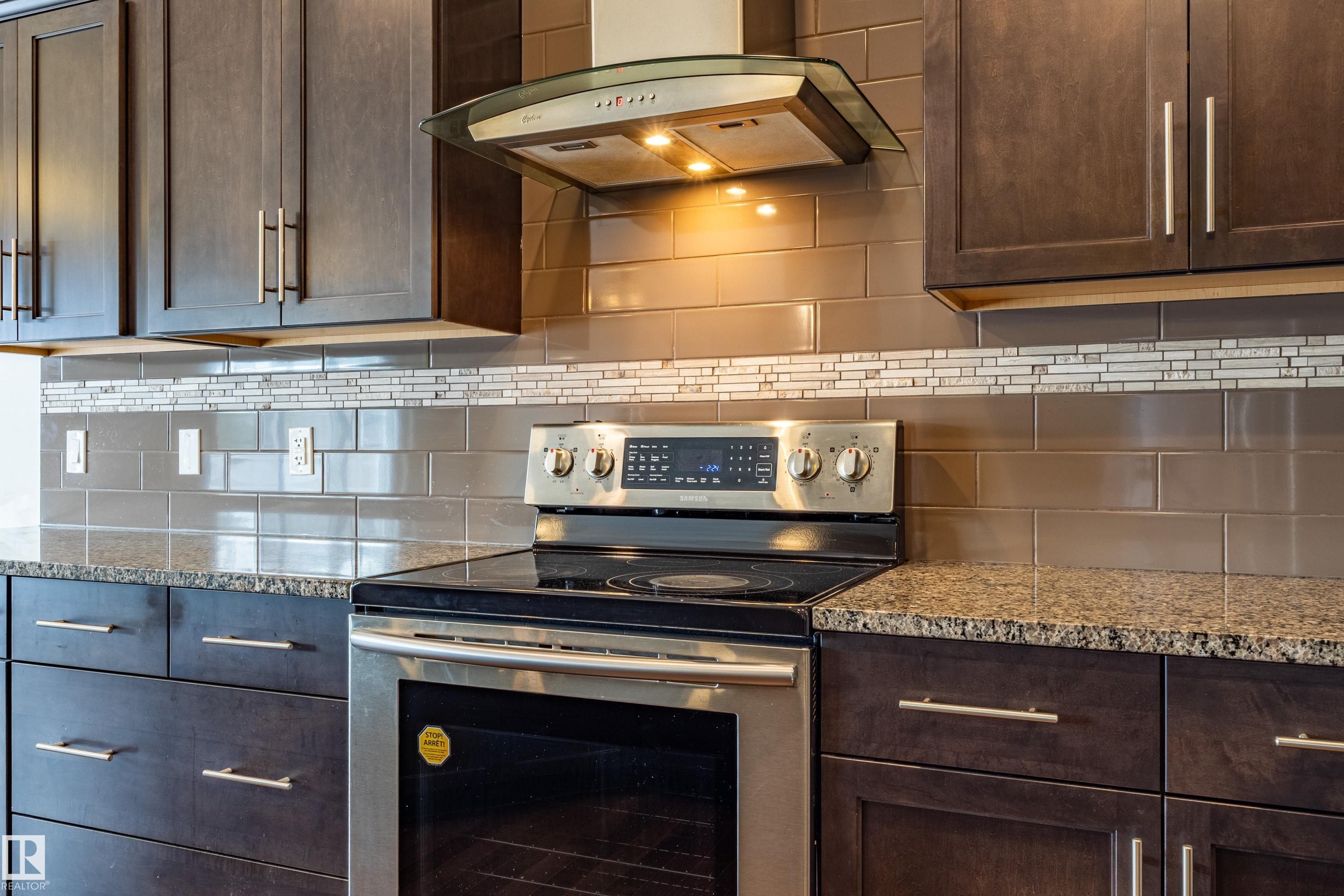4906 Crabapple Lane Sw, Edmonton, AB - Indoor Photo Showing Kitchen