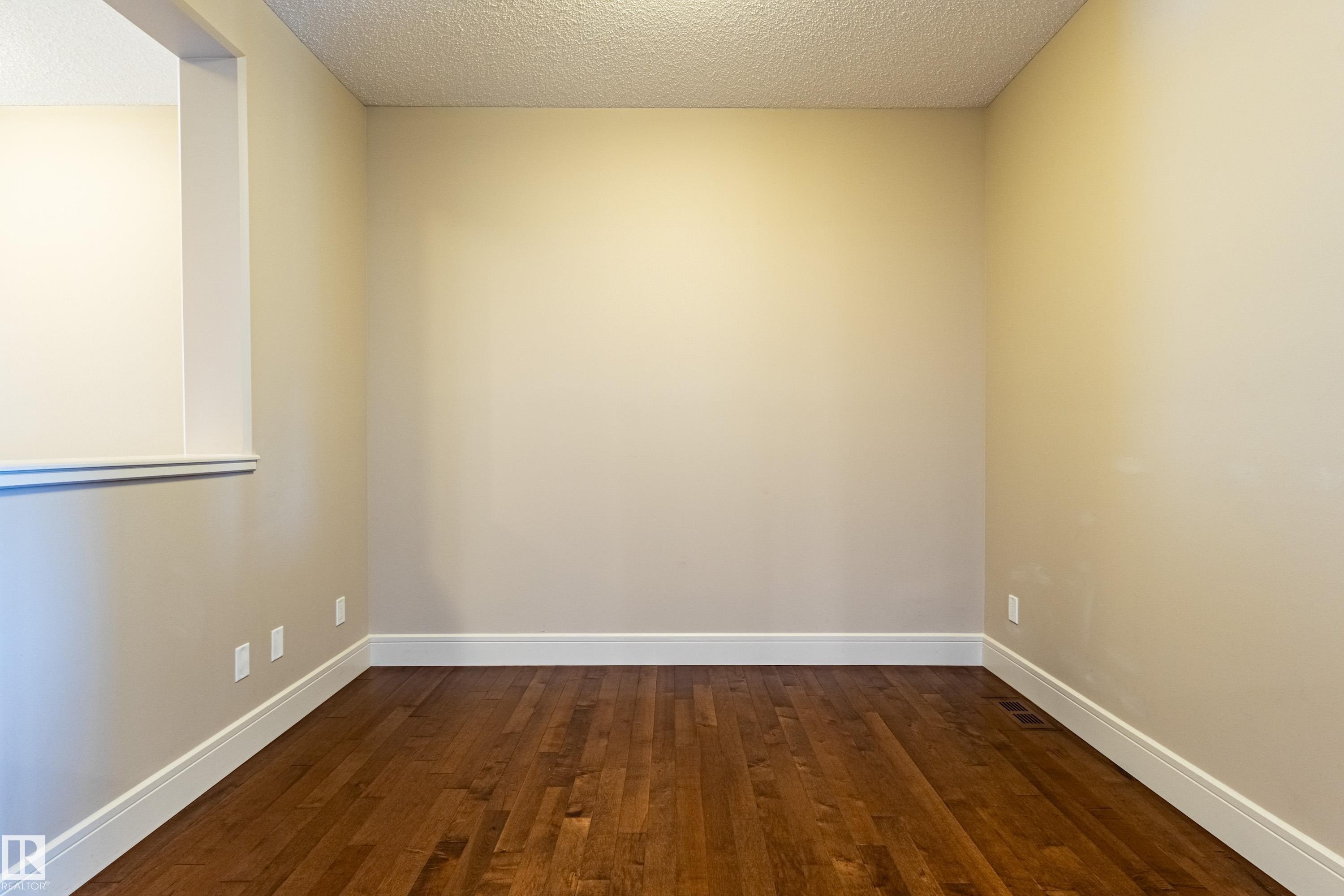 4906 Crabapple Lane Sw, Edmonton, AB - Indoor Photo Showing Other Room