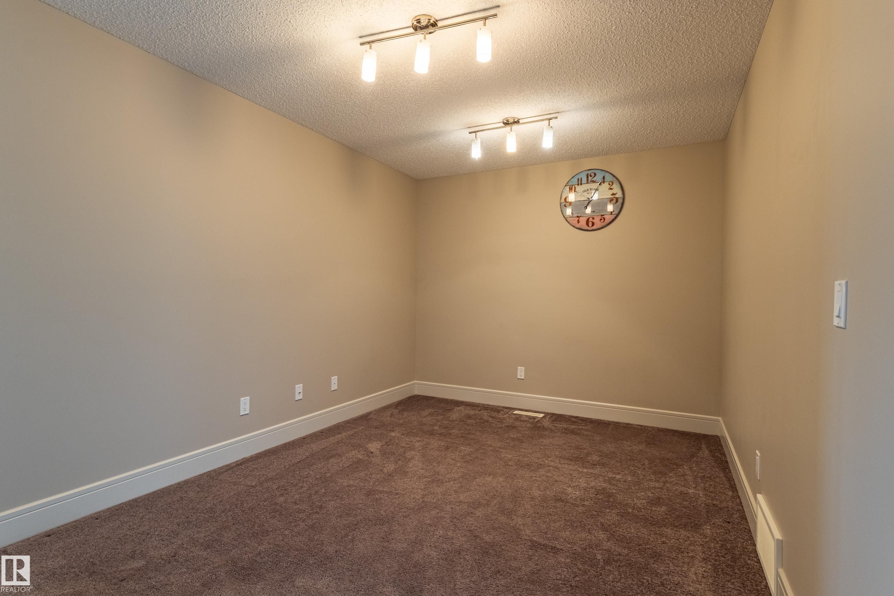 4906 Crabapple Lane Sw, Edmonton, AB - Indoor Photo Showing Other Room
