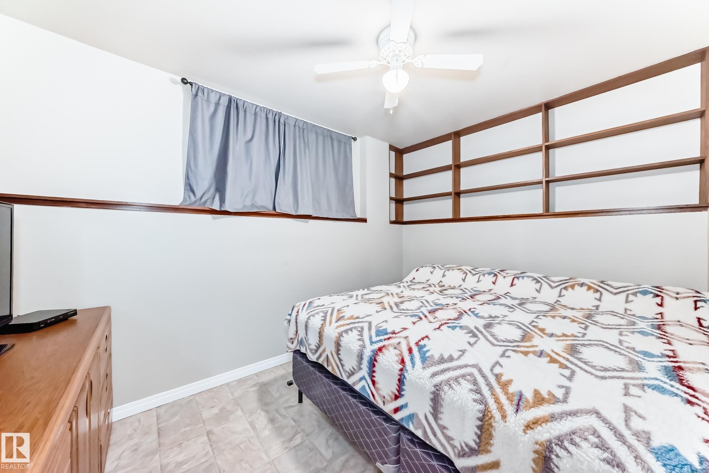13419 70 Street, Edmonton, AB - Indoor Photo Showing Bedroom