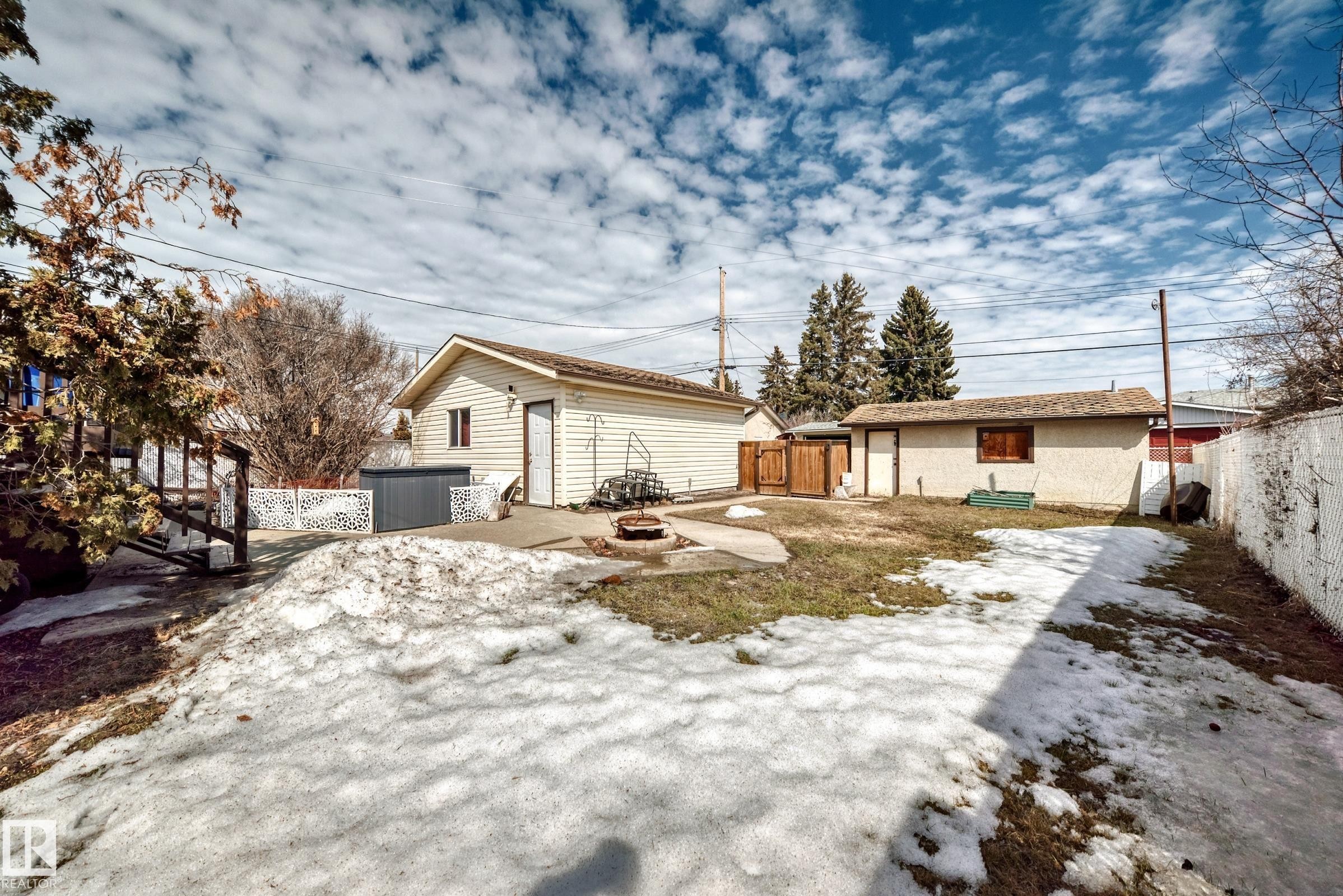 13419 70 Street, Edmonton, AB - Outdoor