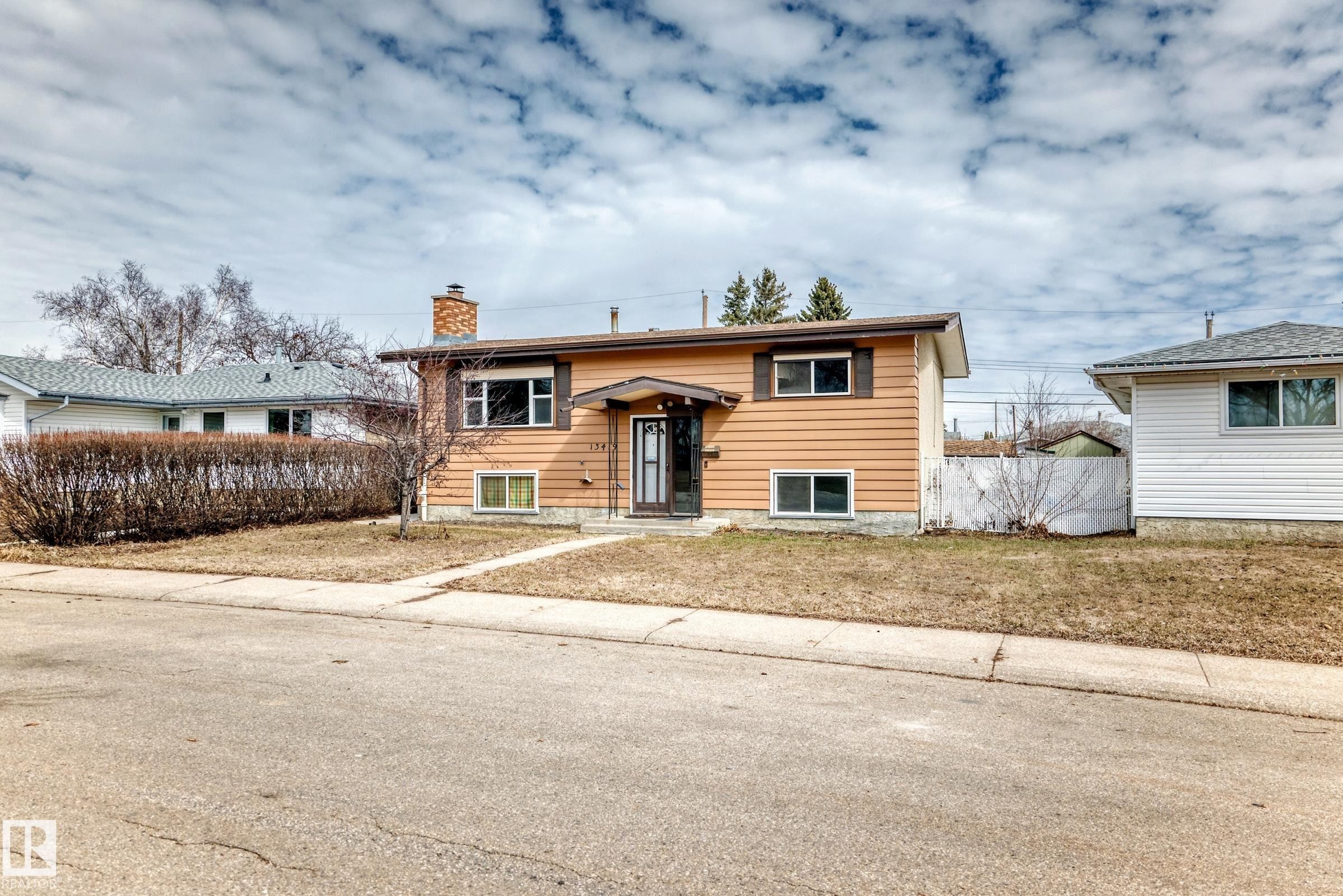 13419 70 Street, Edmonton, AB - Outdoor