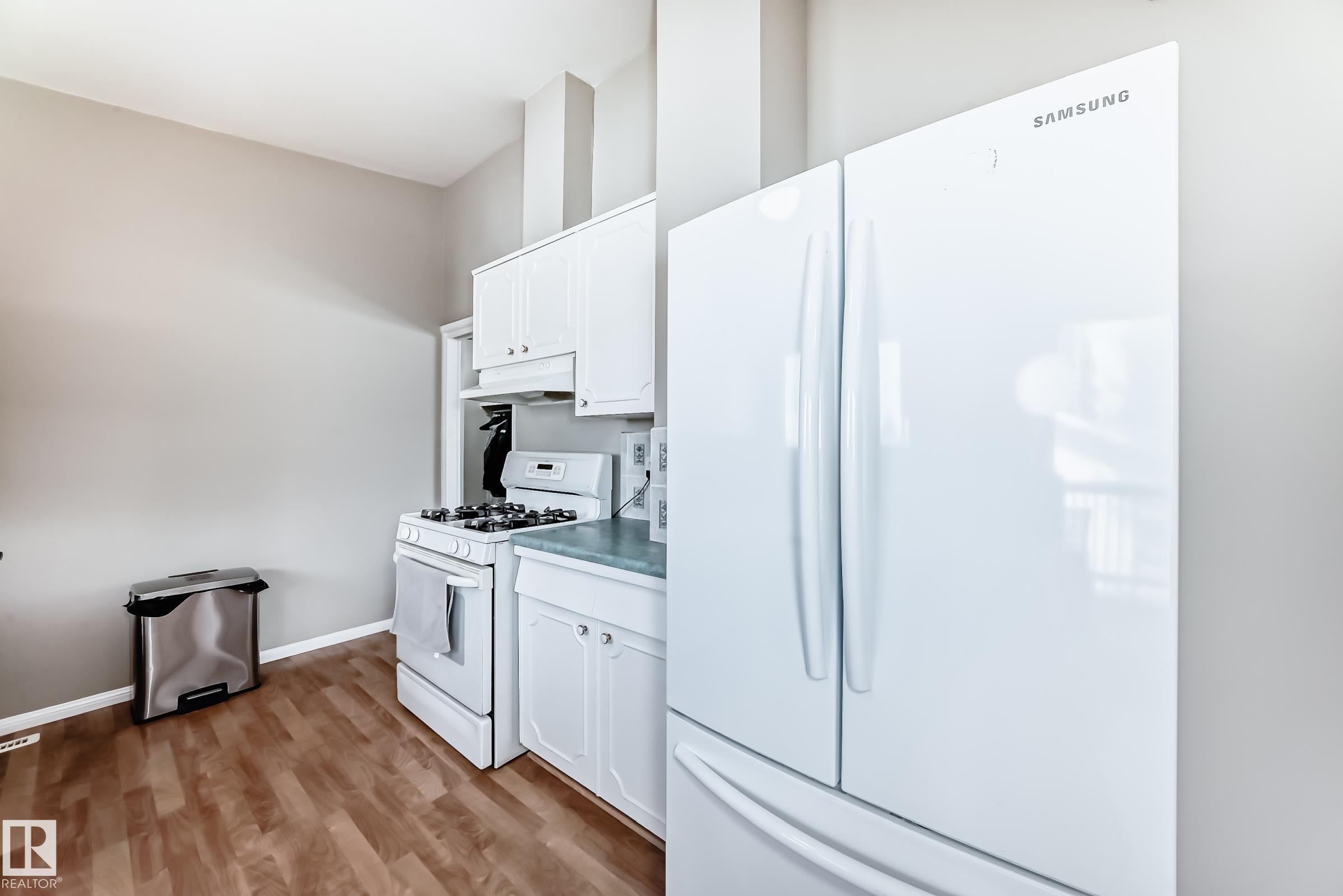 13419 70 Street, Edmonton, AB - Indoor Photo Showing Kitchen