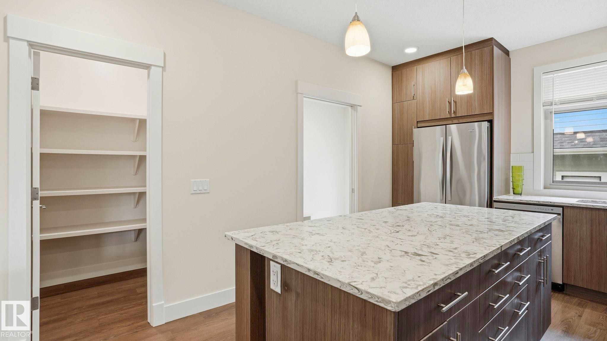 11002 University Avenue Nw, Edmonton, AB - Indoor Photo Showing Kitchen