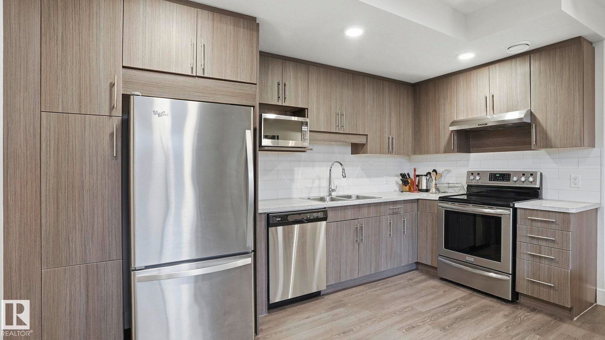 11002 University Avenue Nw, Edmonton, AB - Indoor Photo Showing Kitchen With Double Sink With Upgraded Kitchen