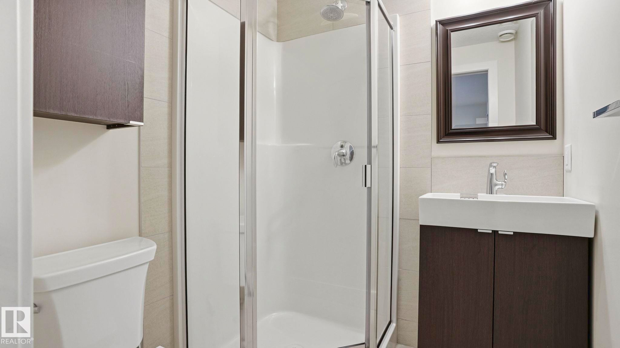 11002 University Avenue Nw, Edmonton, AB - Indoor Photo Showing Bathroom