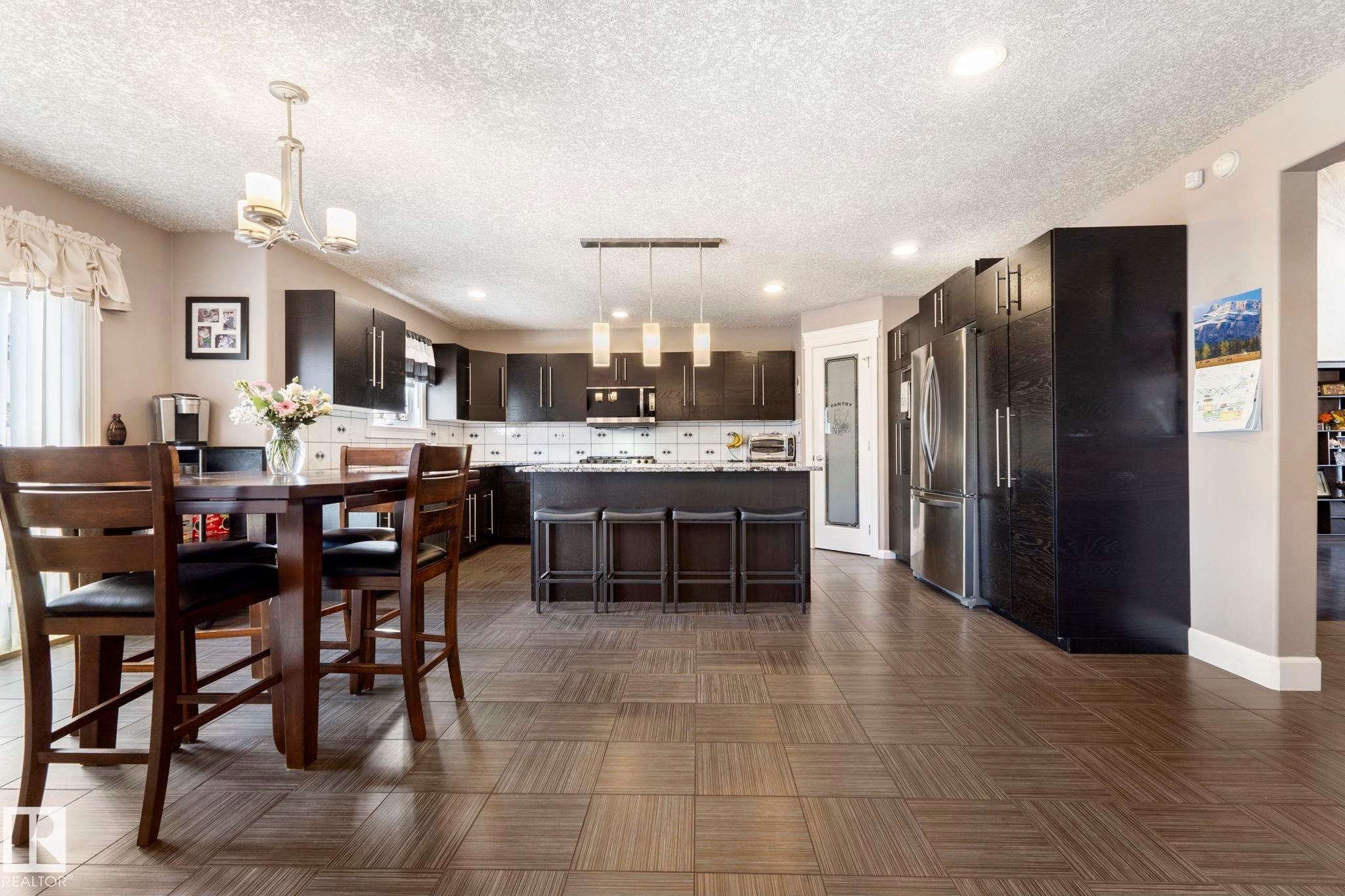13407 161 Avenue Nw, Edmonton, AB - Indoor