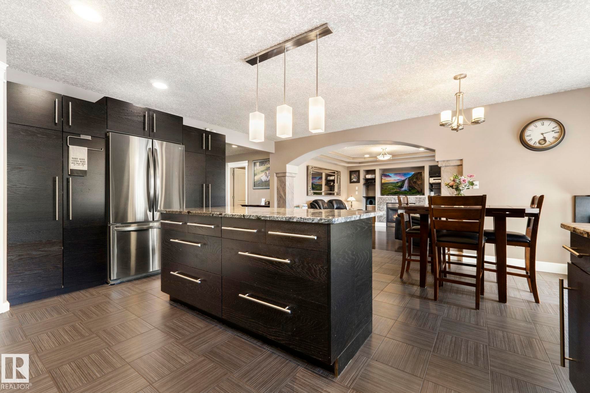 13407 161 Avenue Nw, Edmonton, AB - Indoor Photo Showing Kitchen With Upgraded Kitchen