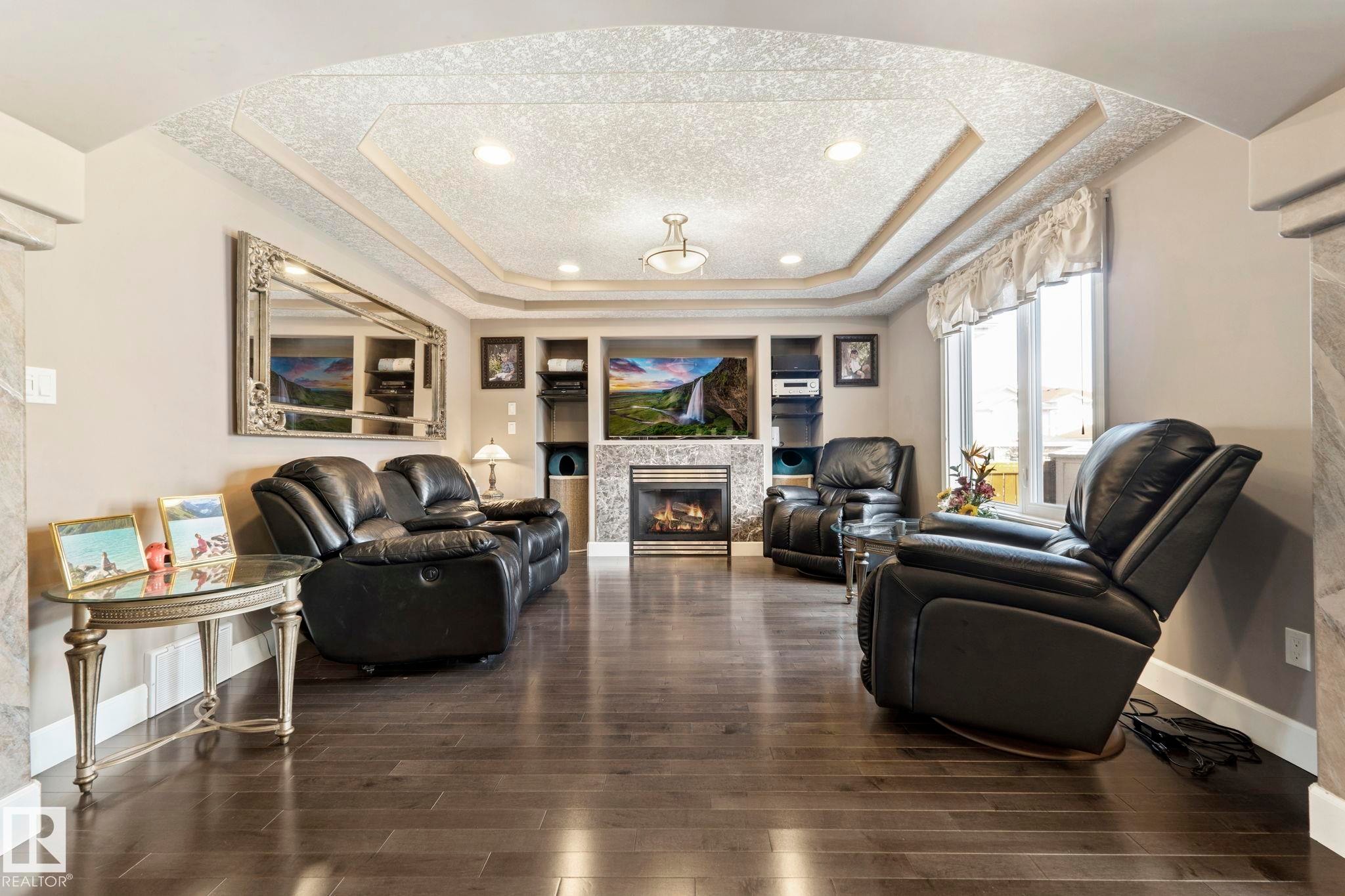 13407 161 Avenue Nw, Edmonton, AB - Indoor Photo Showing Living Room With Fireplace