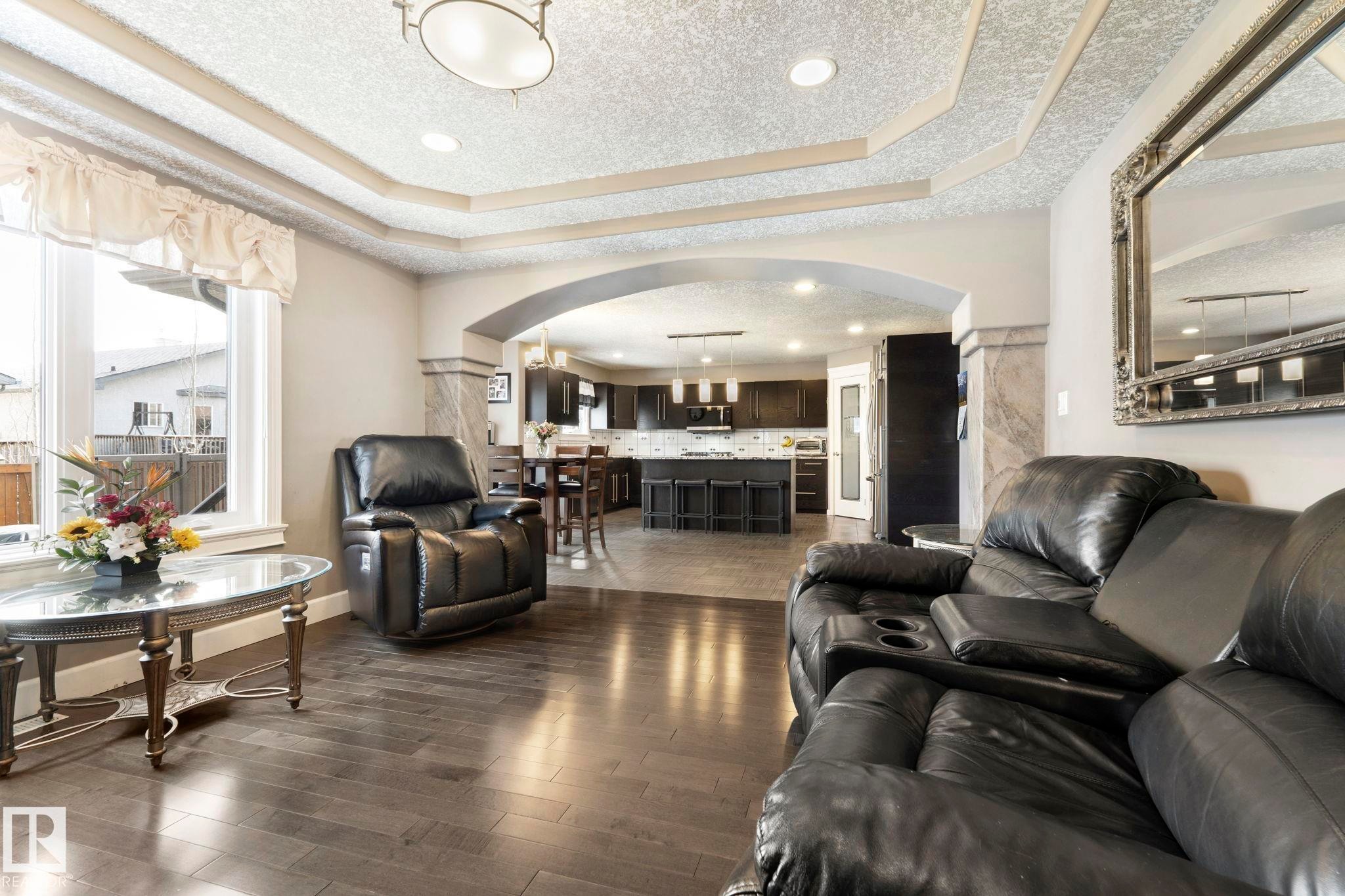 13407 161 Avenue Nw, Edmonton, AB - Indoor Photo Showing Living Room