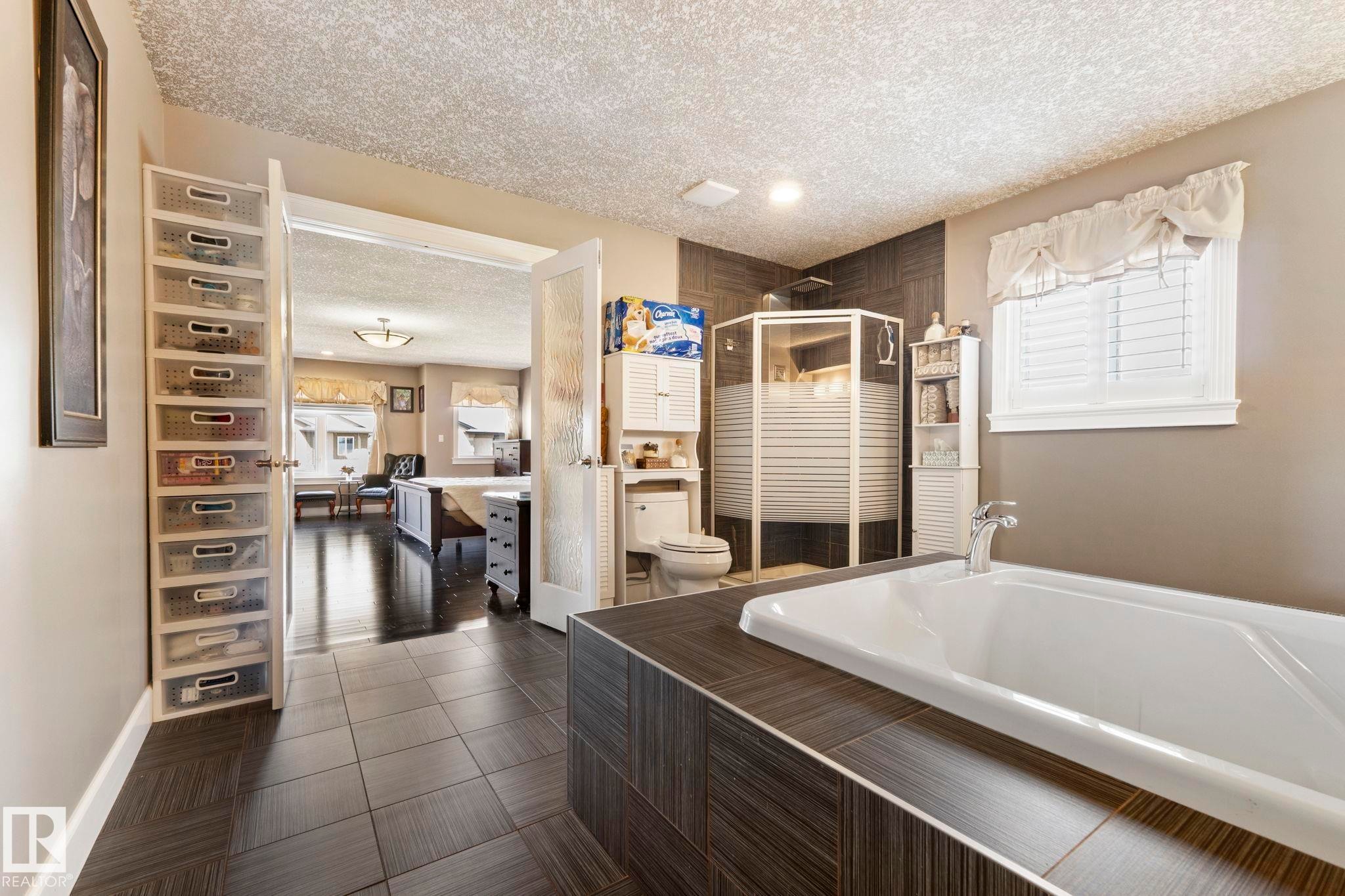 13407 161 Avenue Nw, Edmonton, AB - Indoor Photo Showing Bathroom