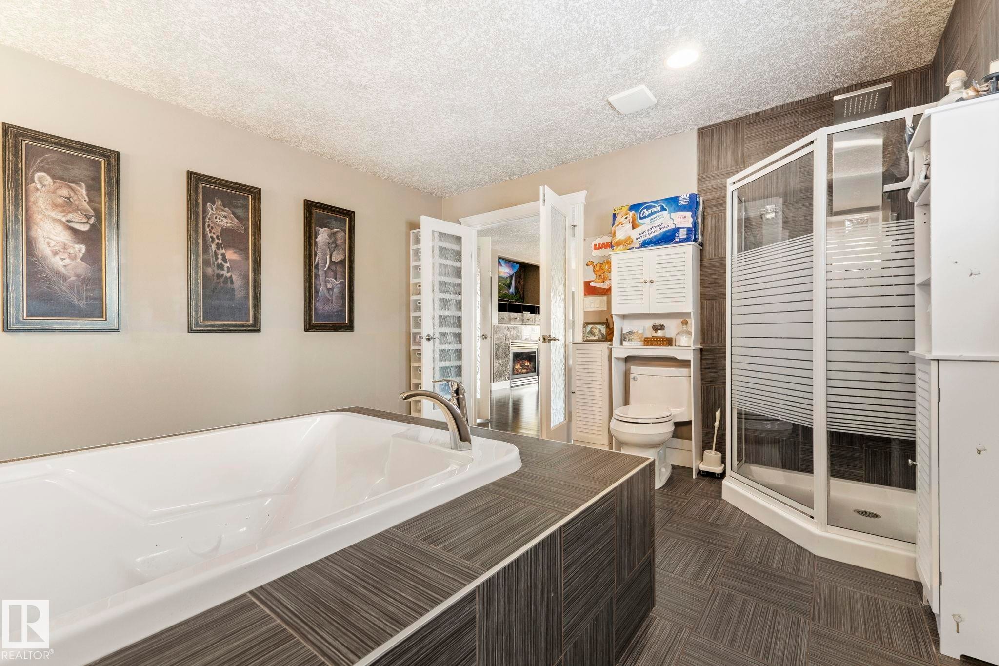 13407 161 Avenue Nw, Edmonton, AB - Indoor Photo Showing Bathroom