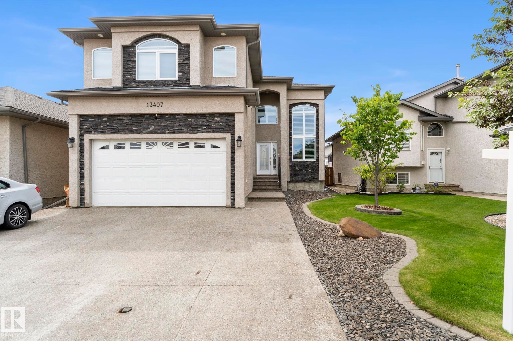 13407 161 Avenue Nw, Edmonton, AB - Outdoor With Facade