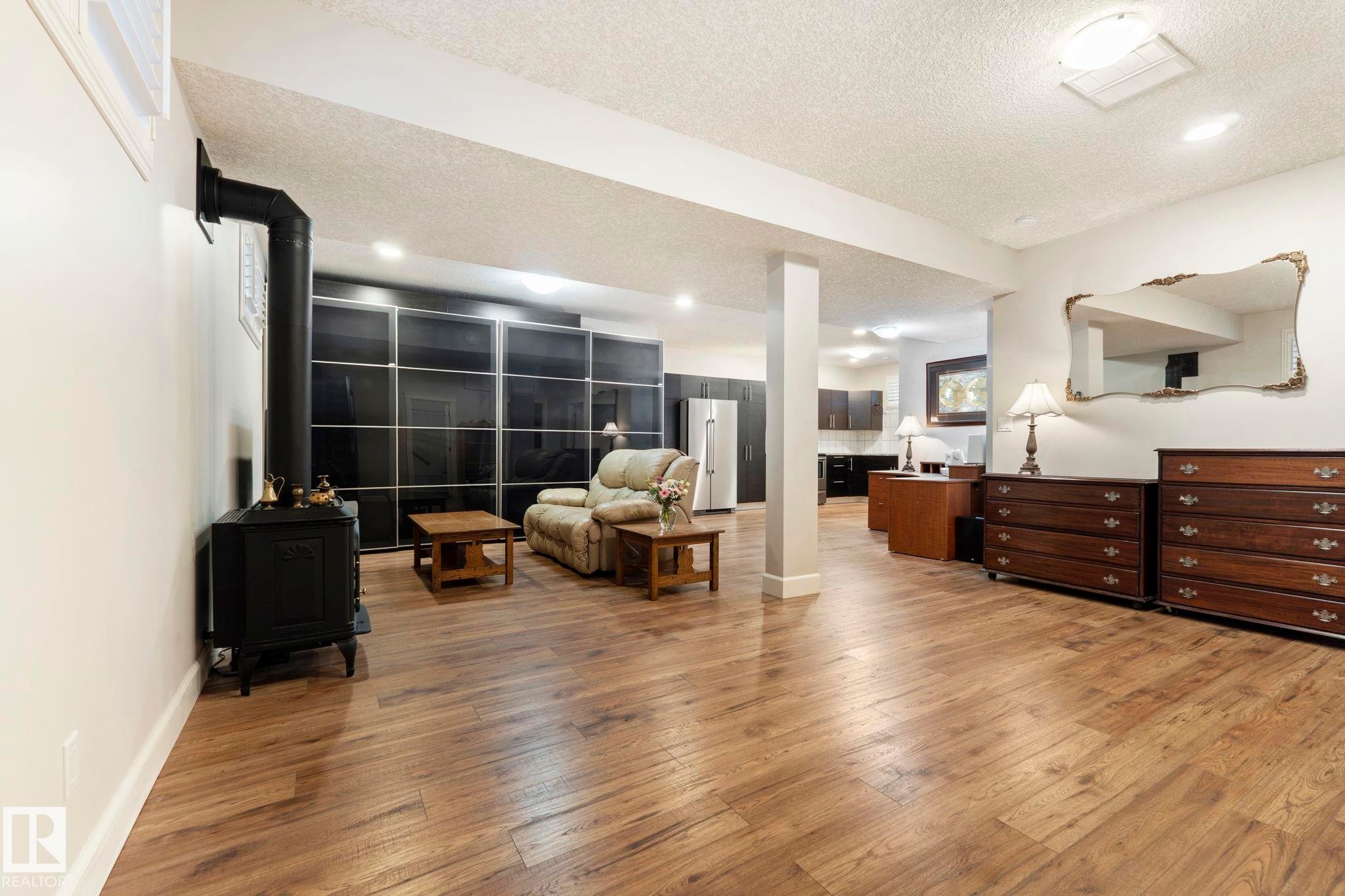 13407 161 Avenue Nw, Edmonton, AB - Indoor