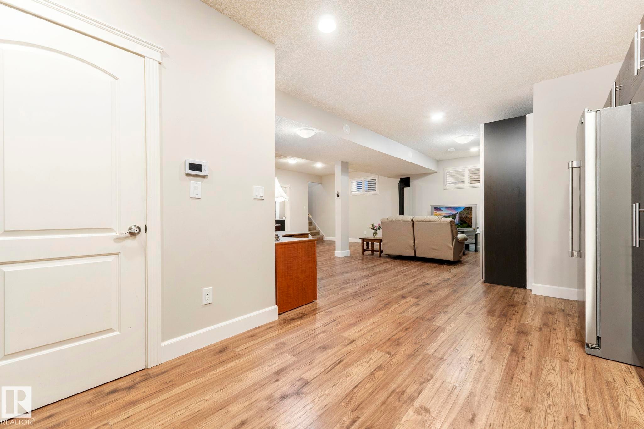 13407 161 Avenue Nw, Edmonton, AB - Indoor Photo Showing Other Room