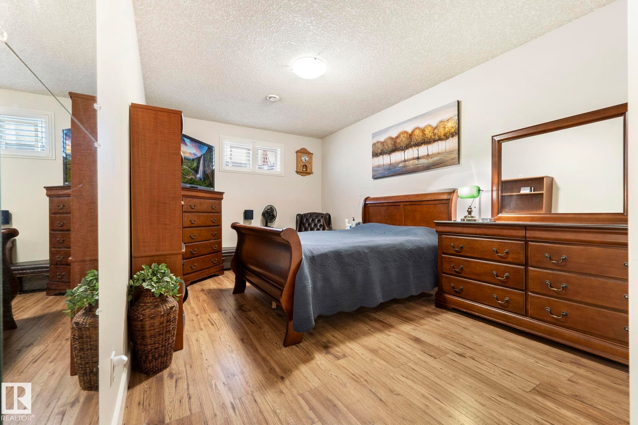 13407 161 Avenue Nw, Edmonton, AB - Indoor Photo Showing Bedroom