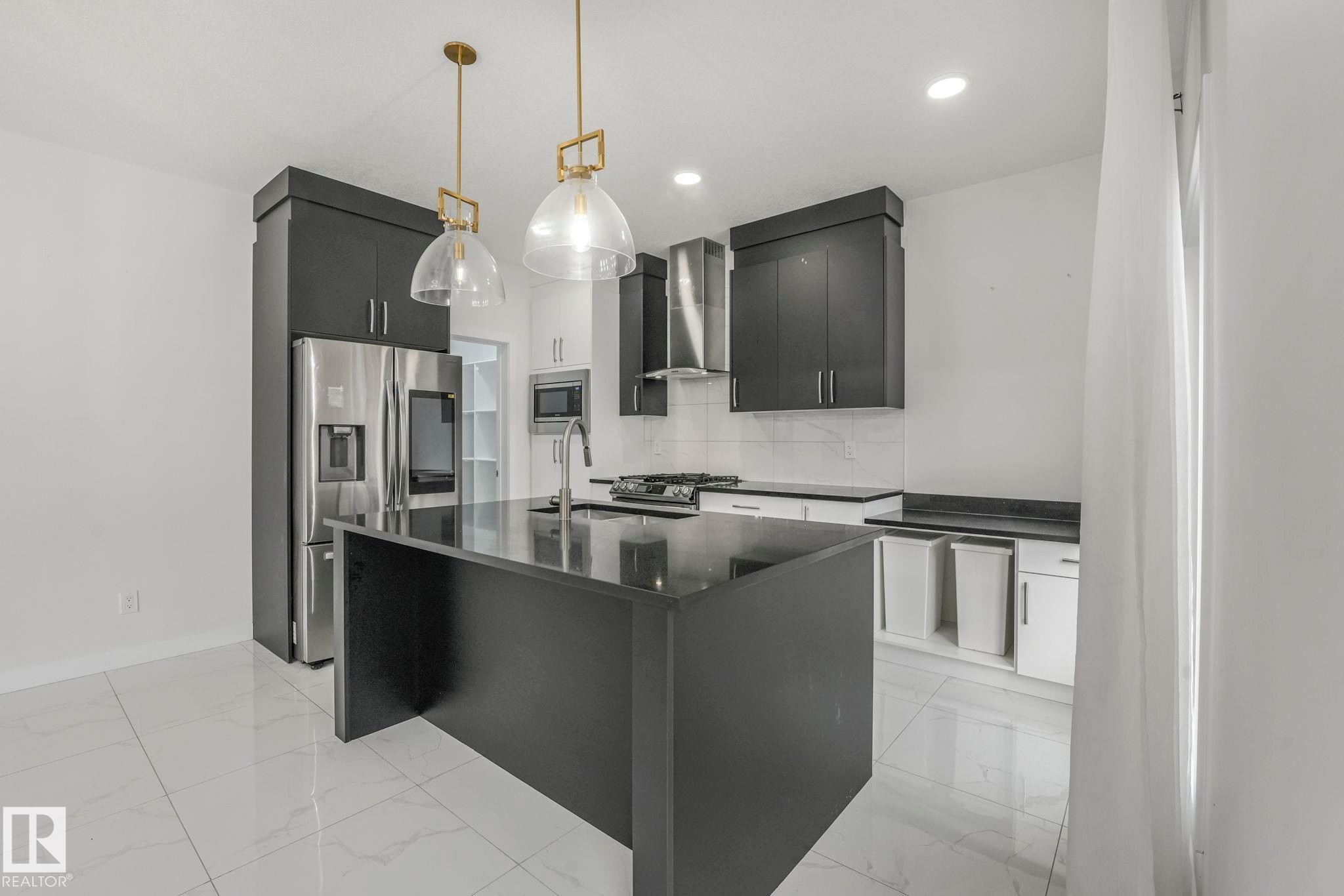 5741 Kootook Way, Edmonton, AB - Indoor Photo Showing Kitchen With Stainless Steel Kitchen With Upgraded Kitchen