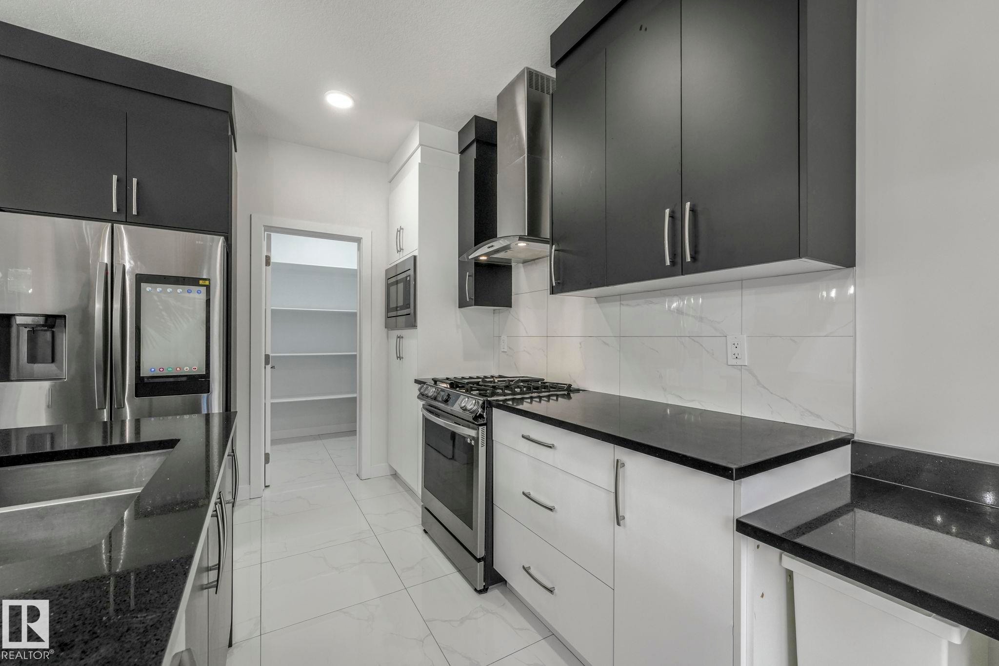 5741 Kootook Way, Edmonton, AB - Indoor Photo Showing Kitchen With Stainless Steel Kitchen With Upgraded Kitchen