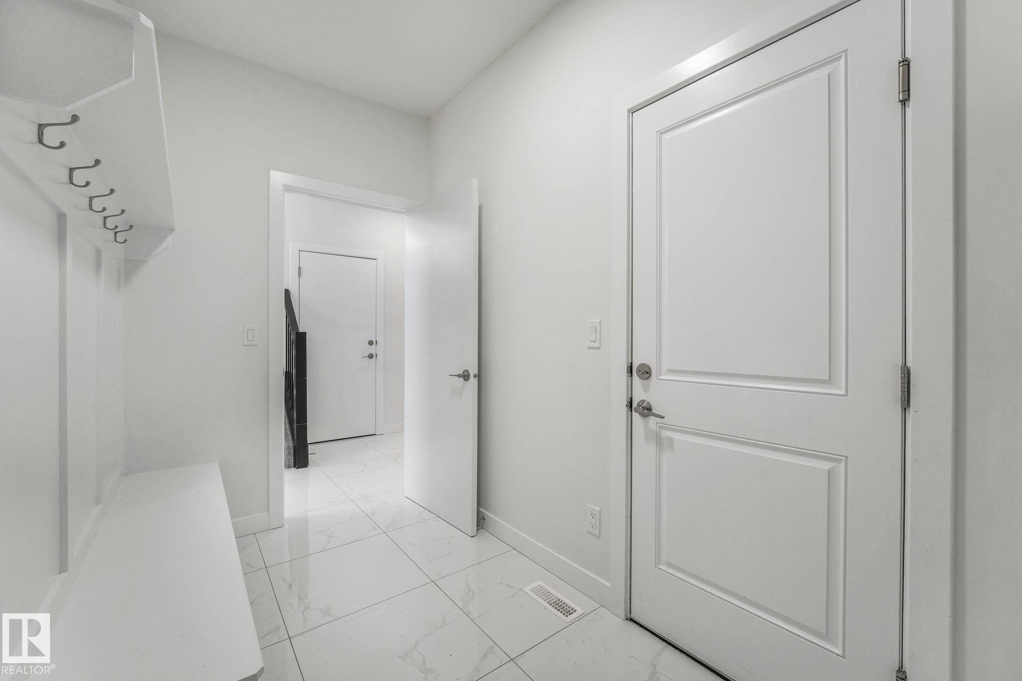 5741 Kootook Way, Edmonton, AB - Indoor Photo Showing Other Room