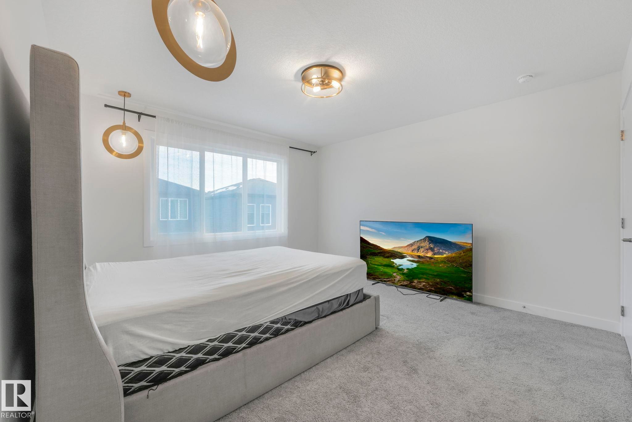 5741 Kootook Way, Edmonton, AB - Indoor Photo Showing Bedroom