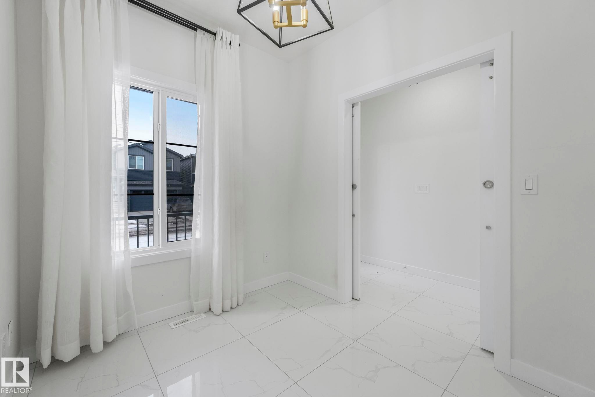 5741 Kootook Way, Edmonton, AB - Indoor Photo Showing Other Room
