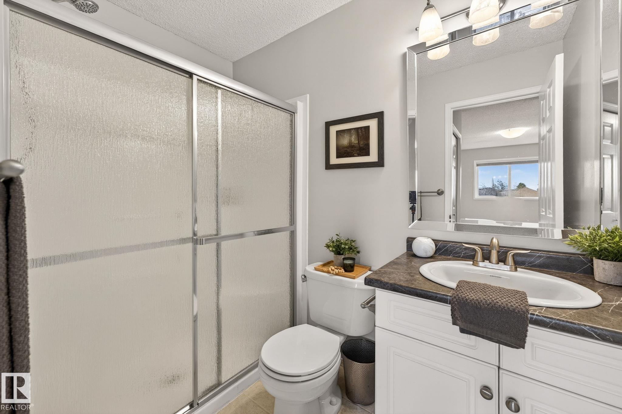 316 Wild Rose Way, Edmonton, AB - Indoor Photo Showing Bathroom