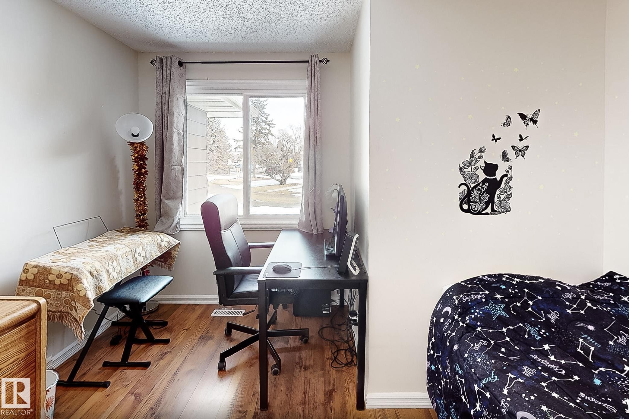 10031 173 Avenue, Edmonton, AB - Indoor Photo Showing Office