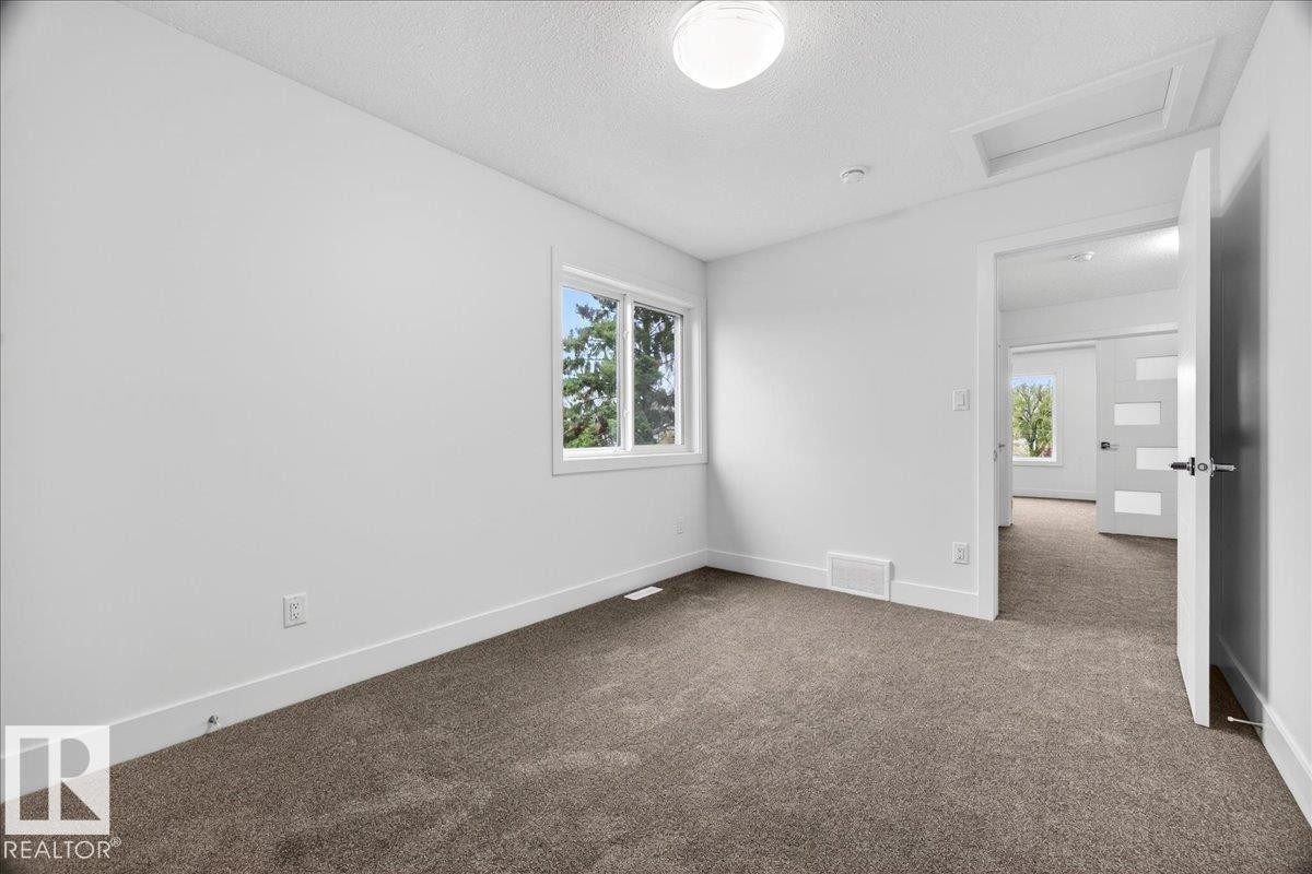 10637 68 Avenue, Edmonton, AB - Indoor Photo Showing Other Room