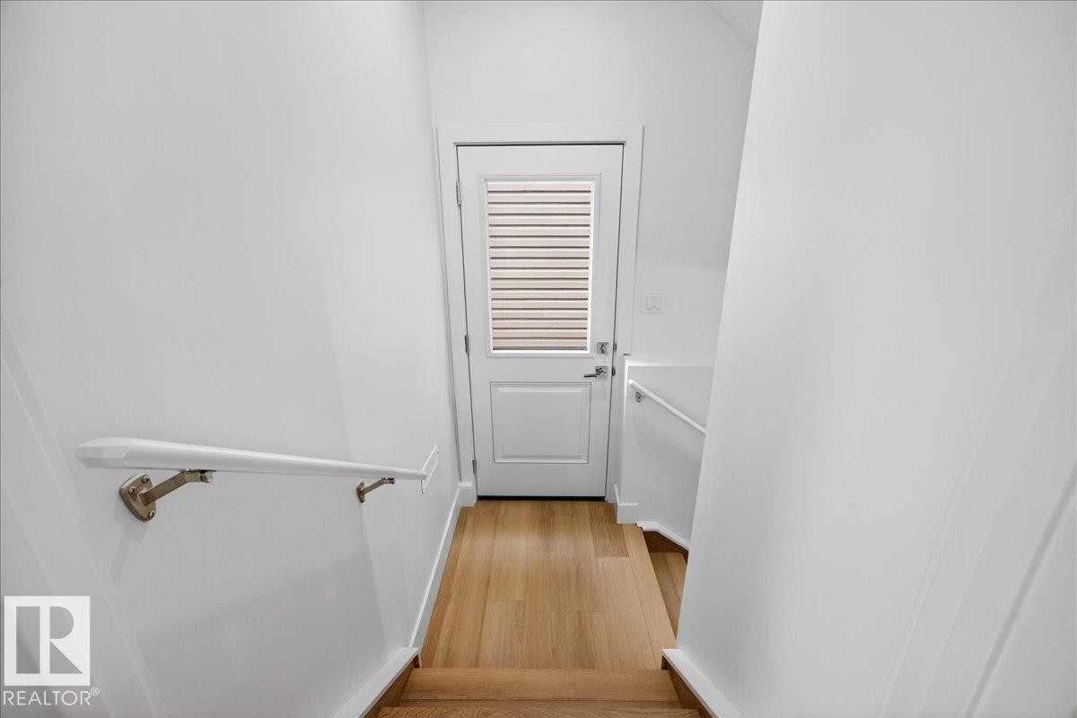 10637 68 Avenue, Edmonton, AB - Indoor Photo Showing Other Room