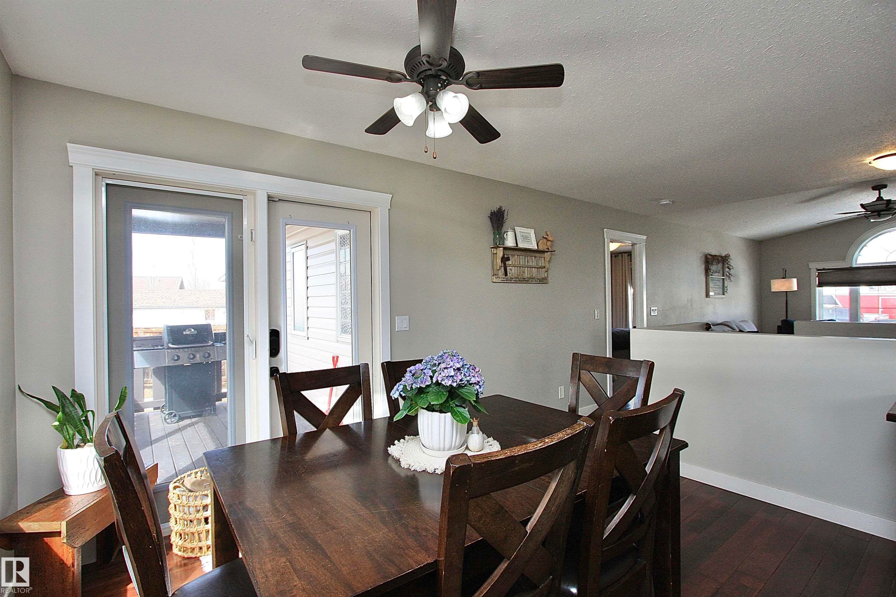 5512 52 St Close, Bashaw, AB - Indoor Photo Showing Dining Room