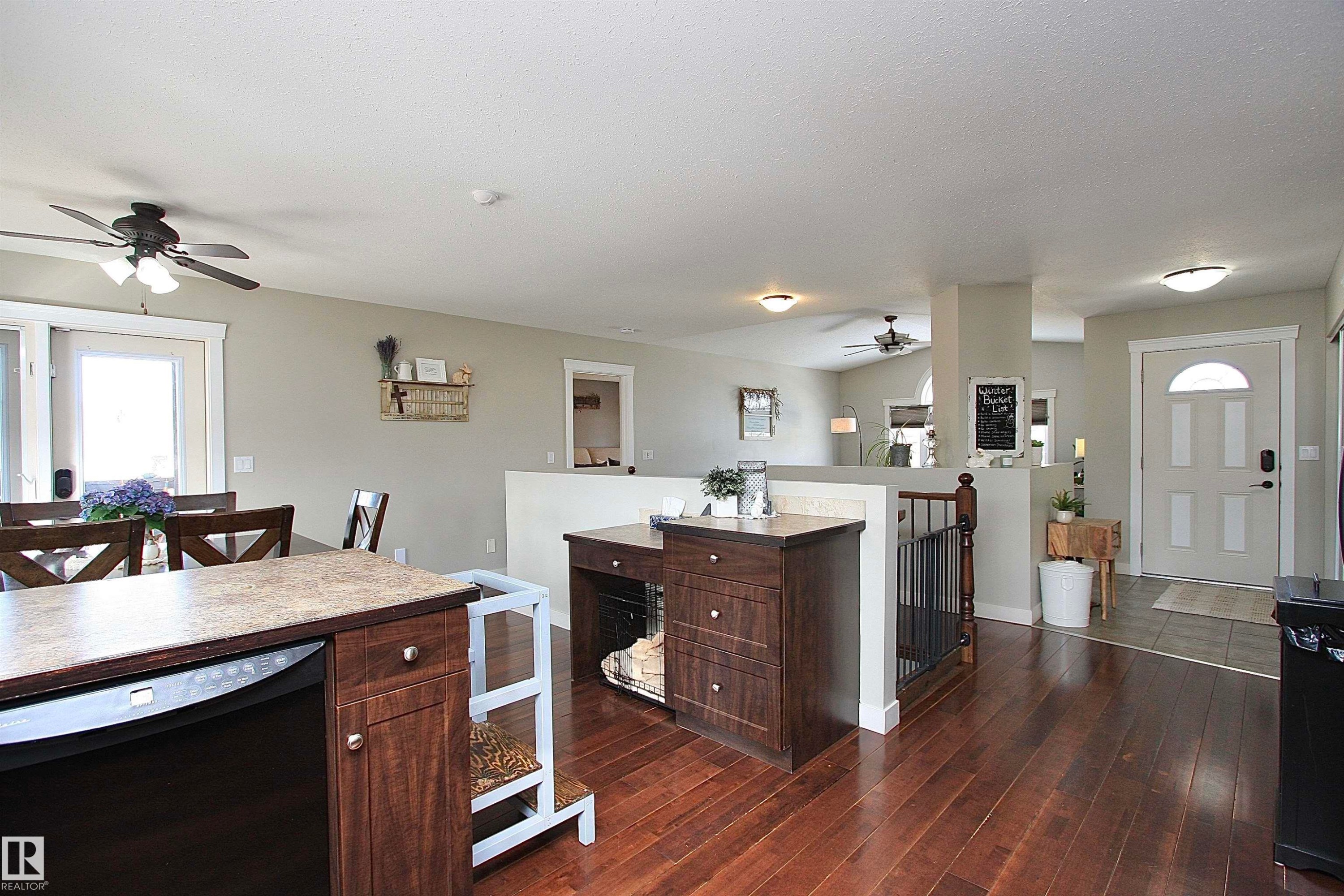 5512 52 St Close, Bashaw, AB - Indoor