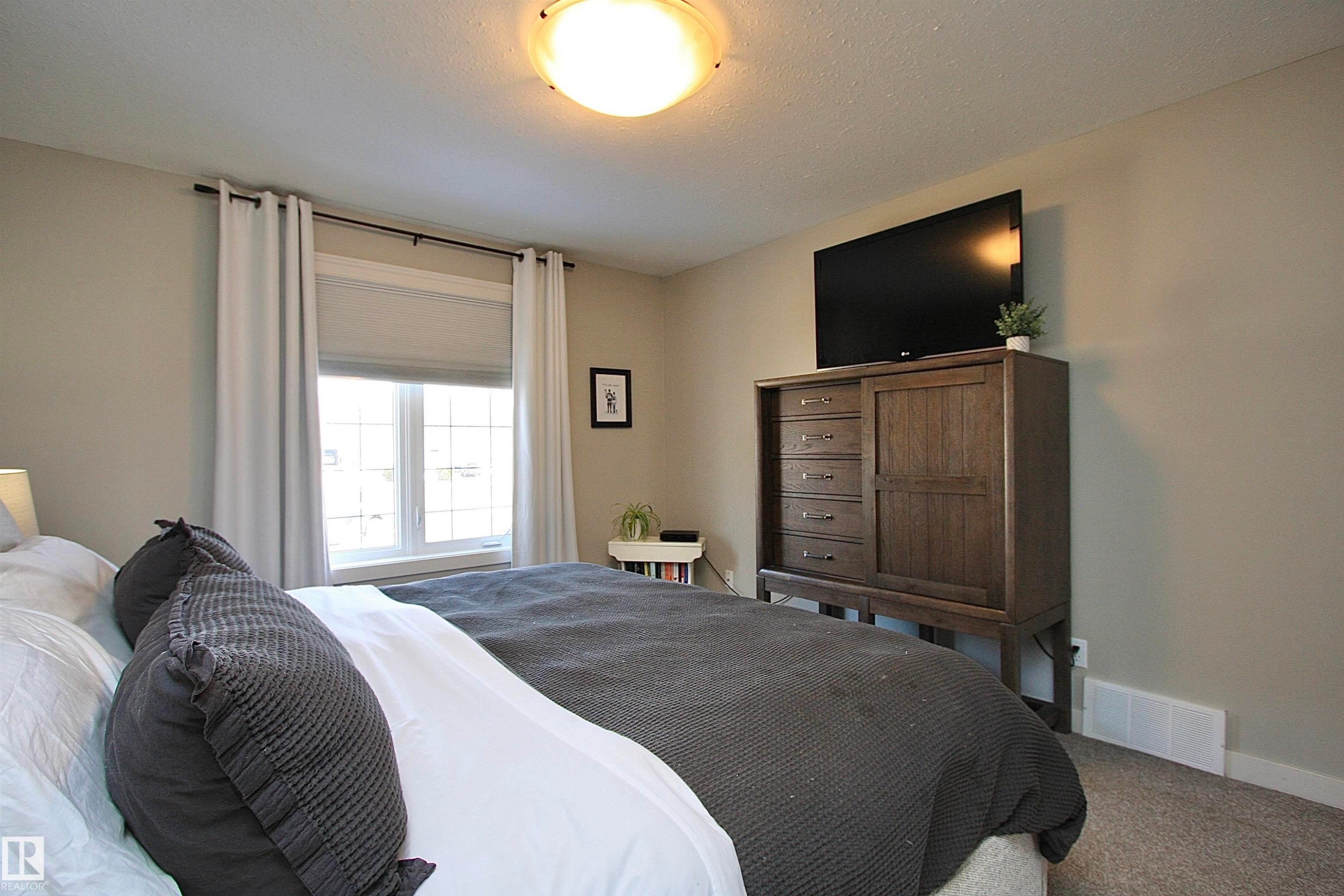 5512 52 St Close, Bashaw, AB - Indoor Photo Showing Bedroom