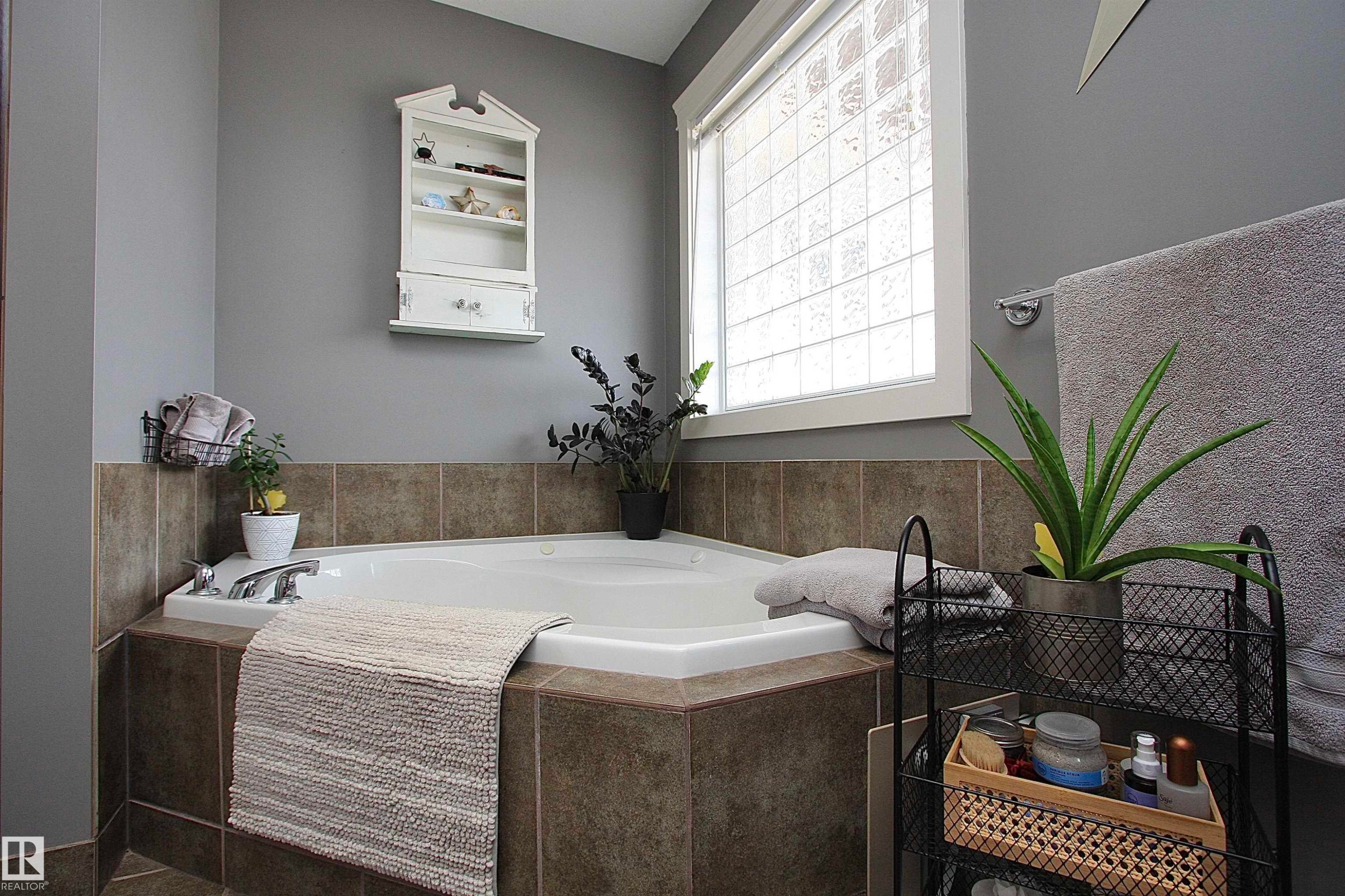 5512 52 St Close, Bashaw, AB - Indoor Photo Showing Bathroom